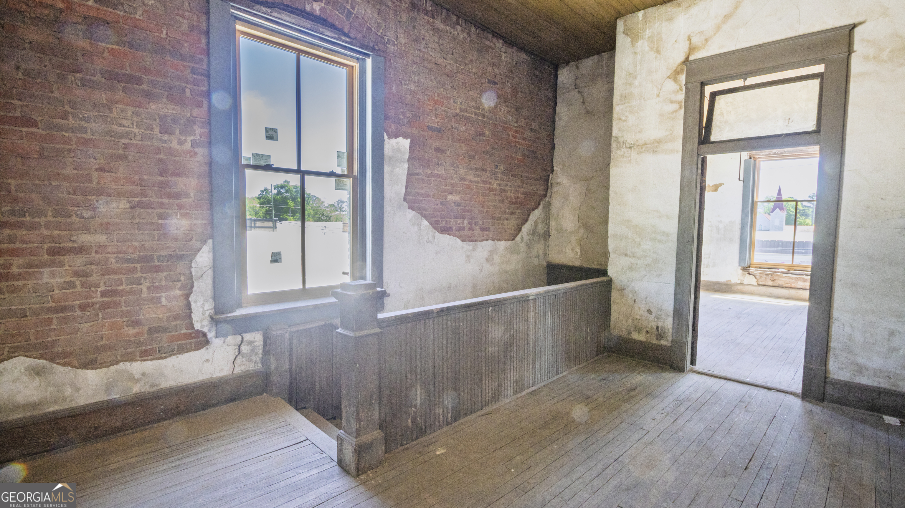 18109 Main Street Property Photo 24