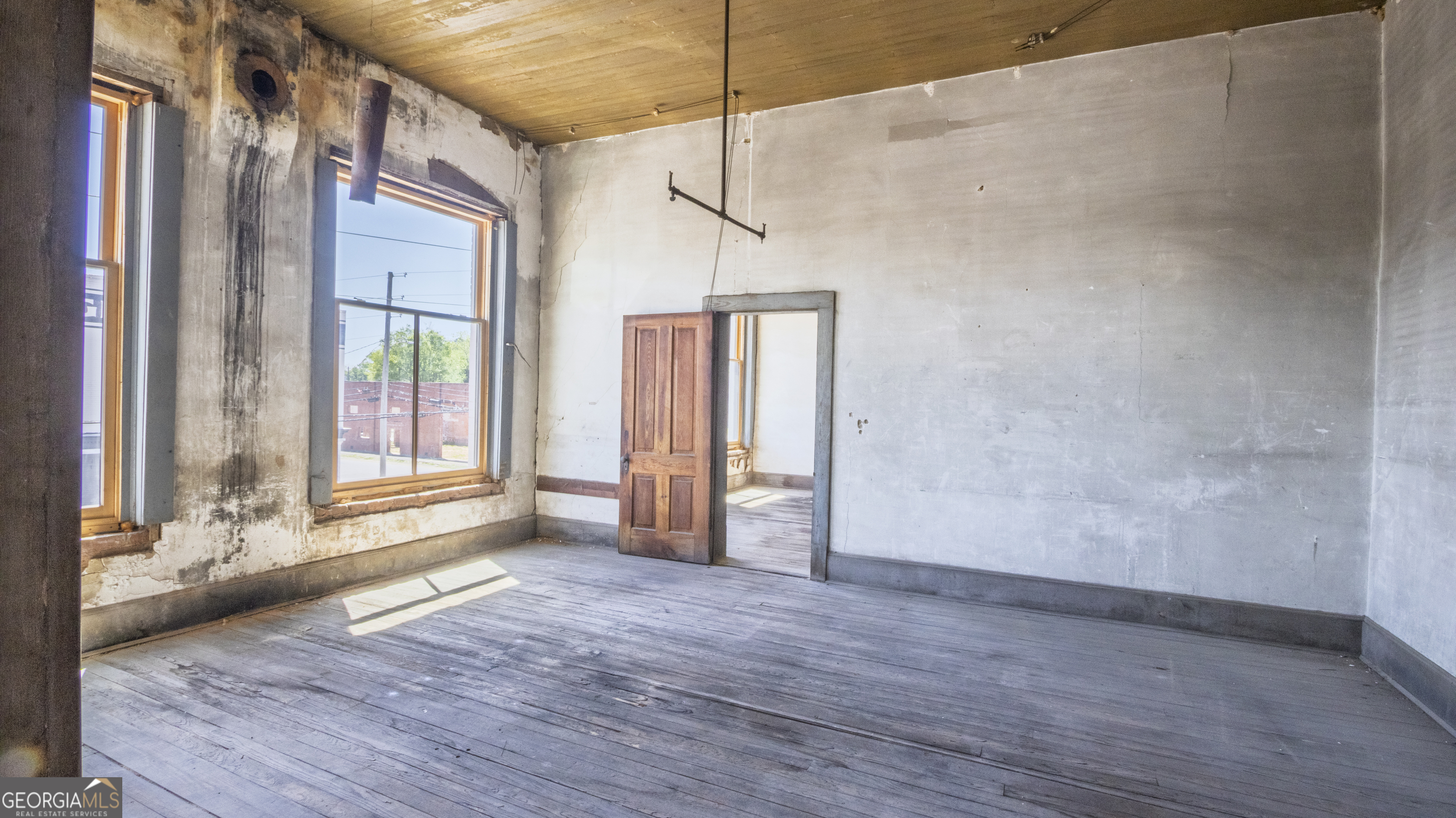 18109 Main Street Property Photo 27