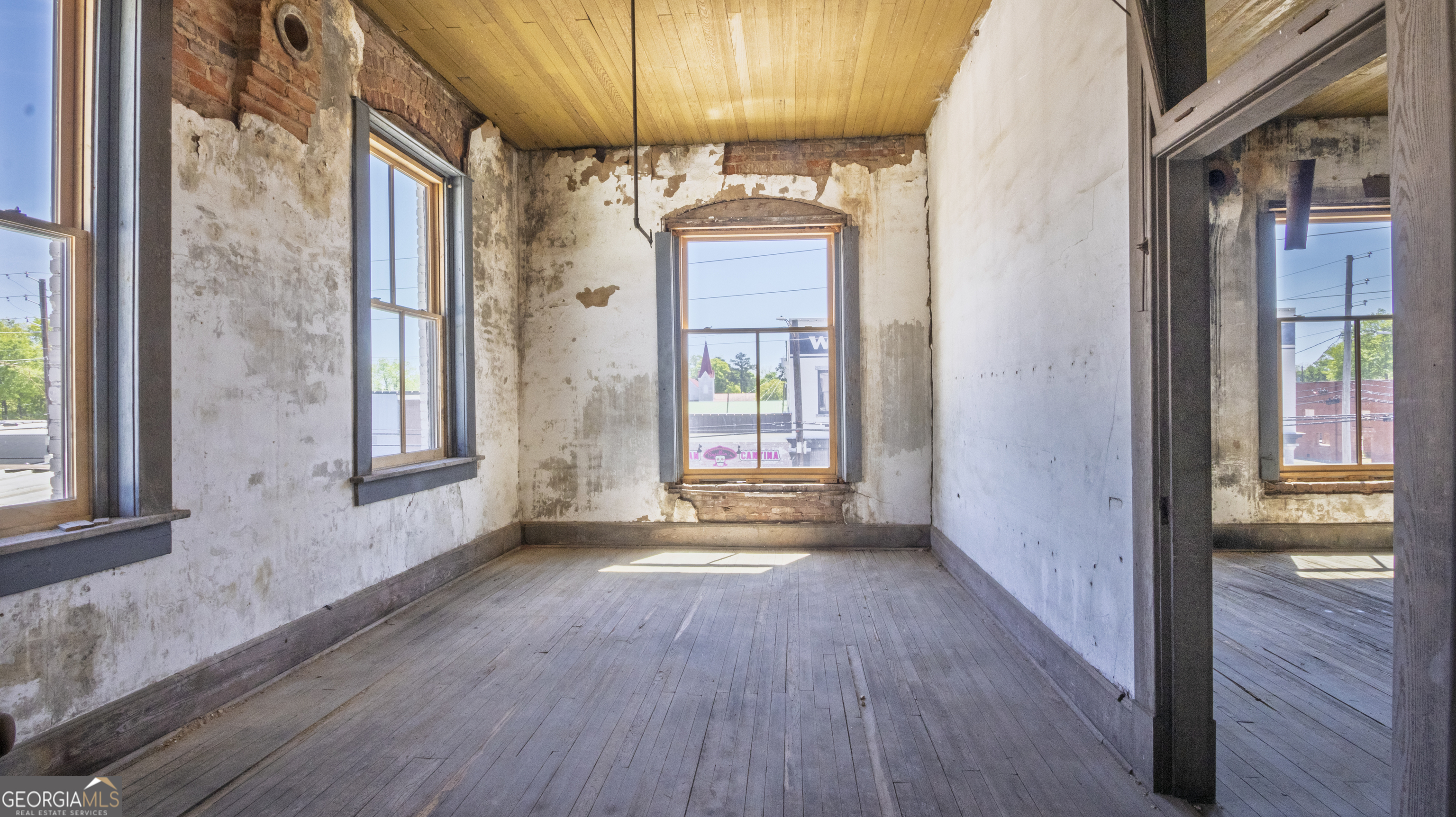 18109 Main Street Property Photo 28