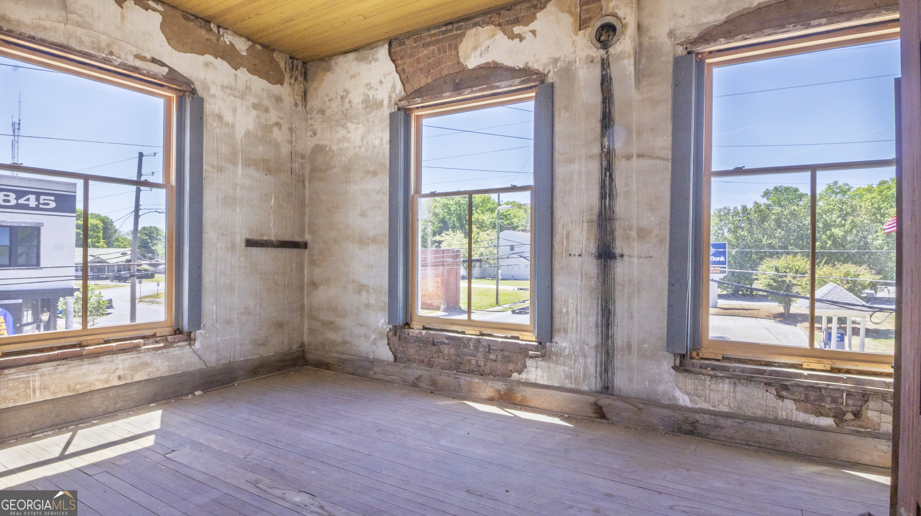 18109 Main Street Property Photo 30