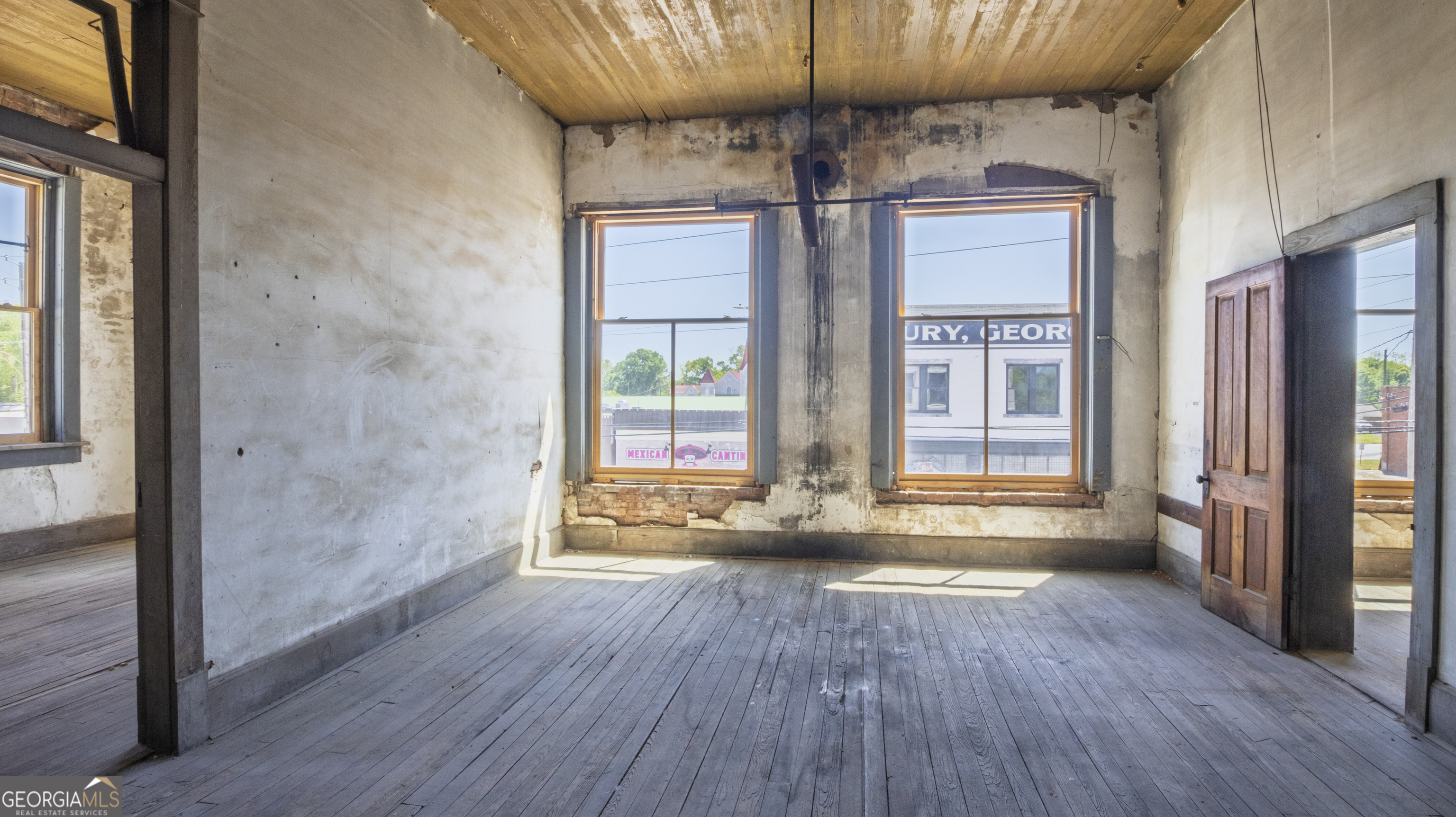 18109 Main Street Property Photo 33