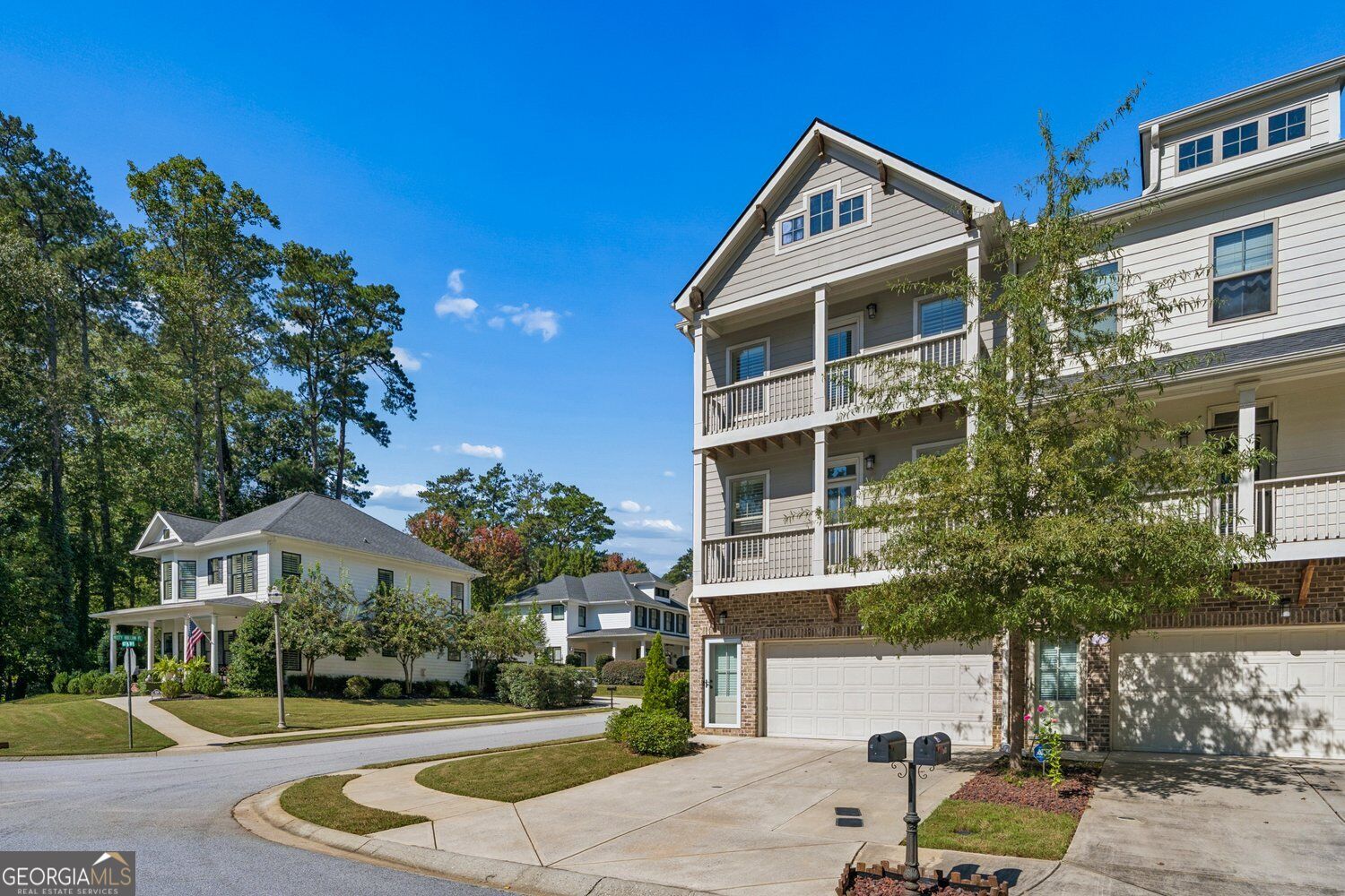 2417 Misty Hollow Place Property Photo 4