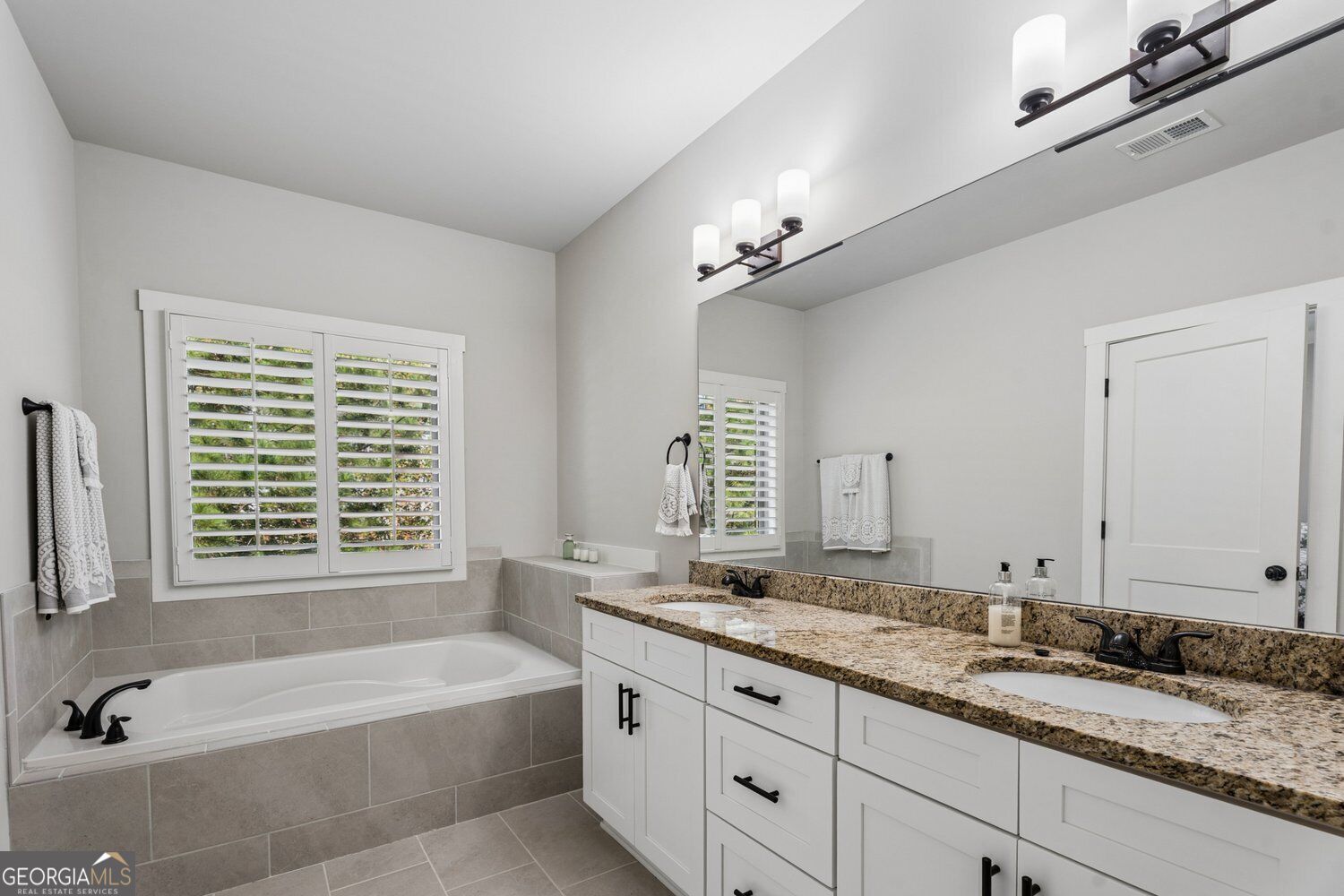2417 Misty Hollow Place Property Photo 20
