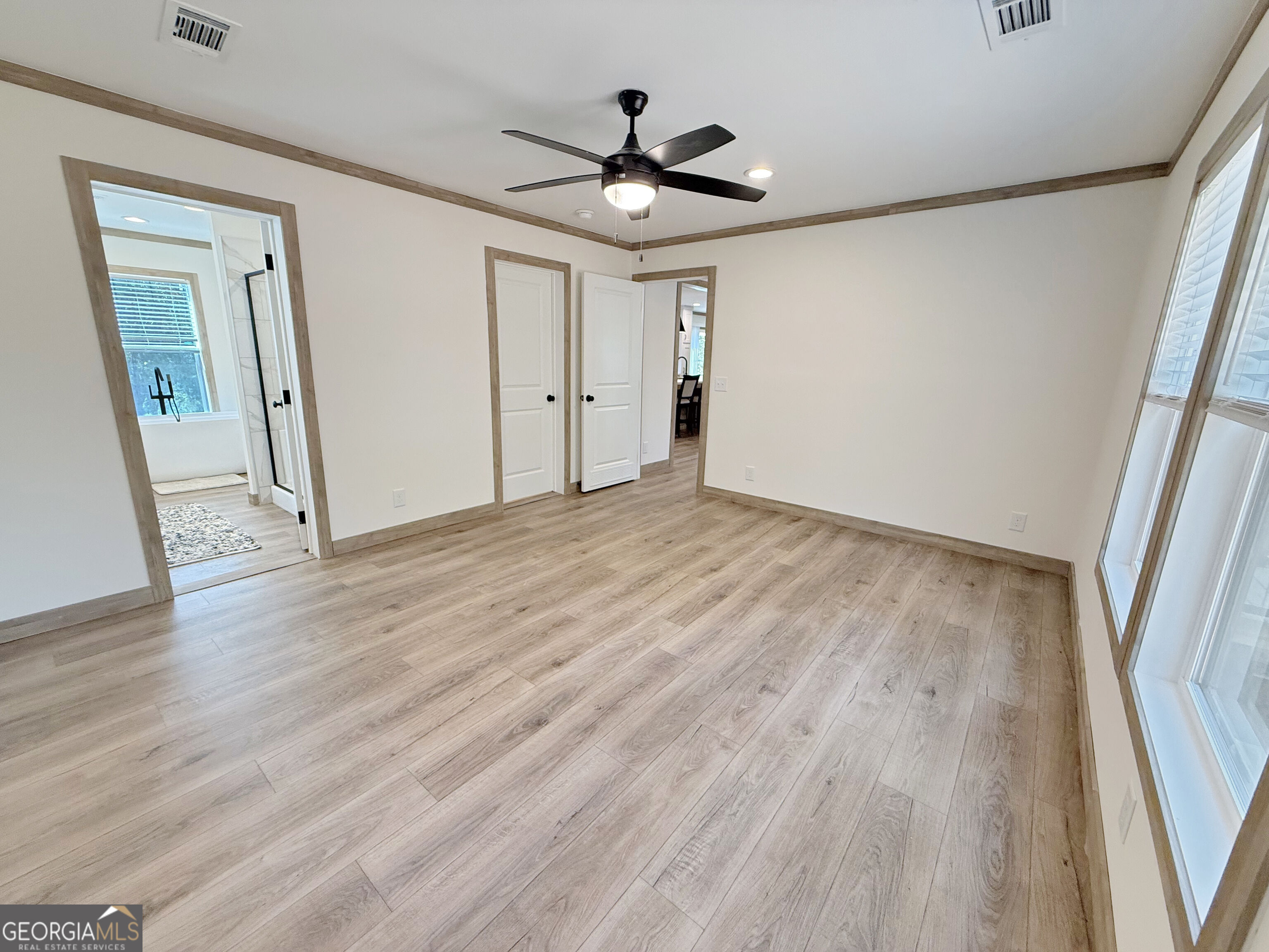 415 Oliver Road Property Photo 18