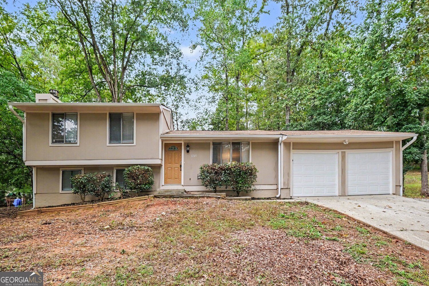 5765 Fieldstone Drive Property Photo 1