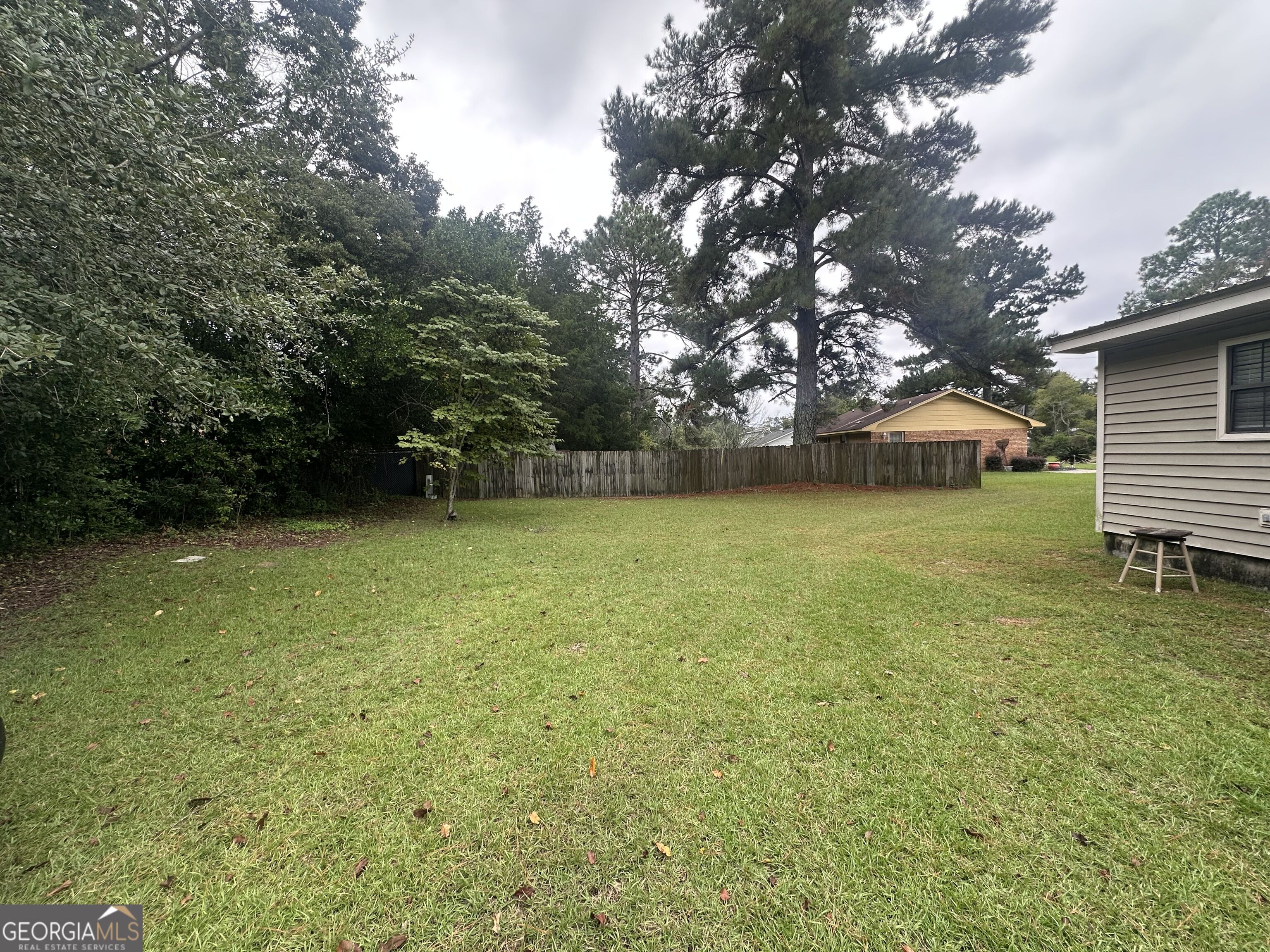 1137 Windsor Drive Property Photo 6