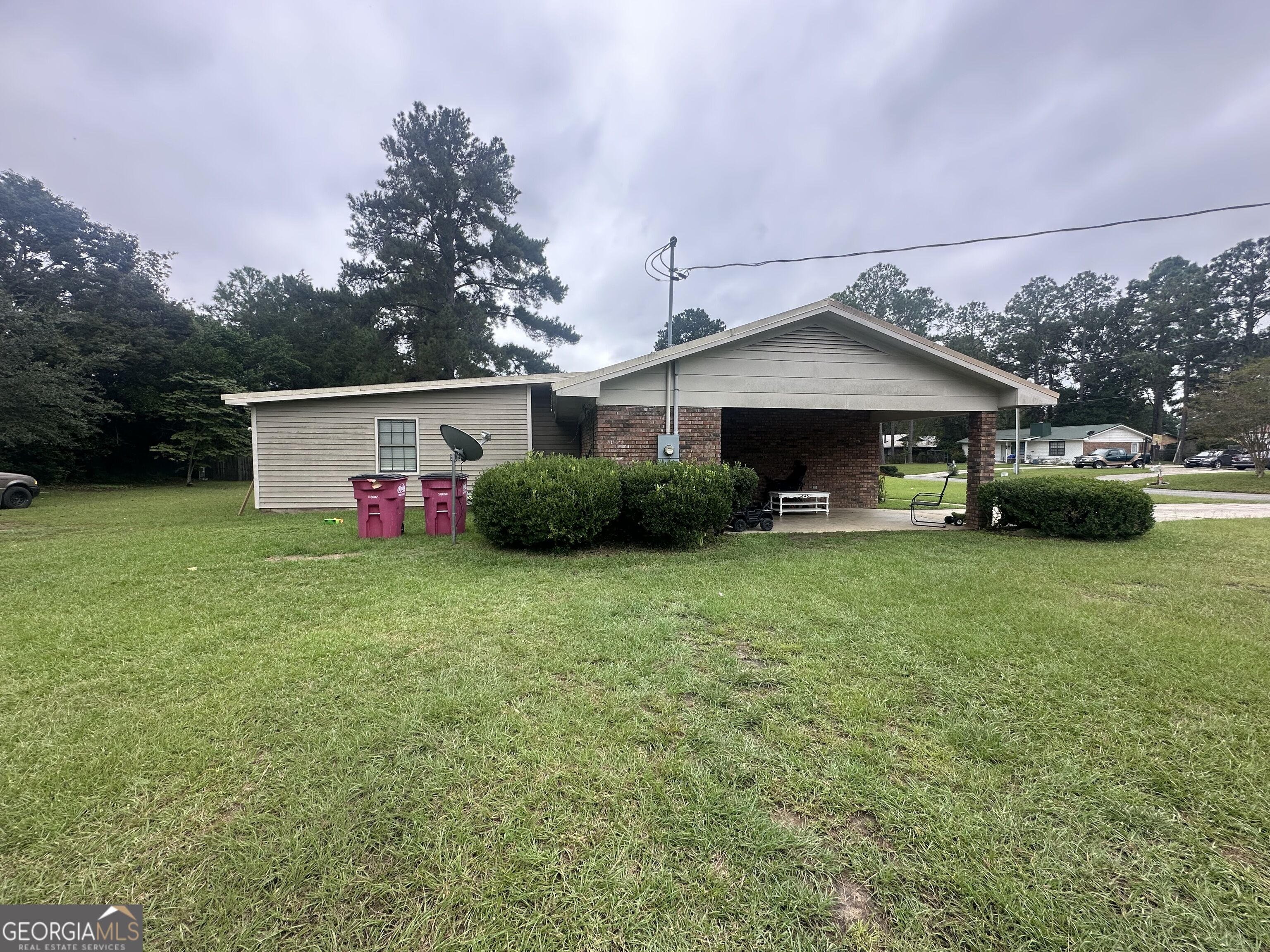 1137 Windsor Drive Property Photo 10