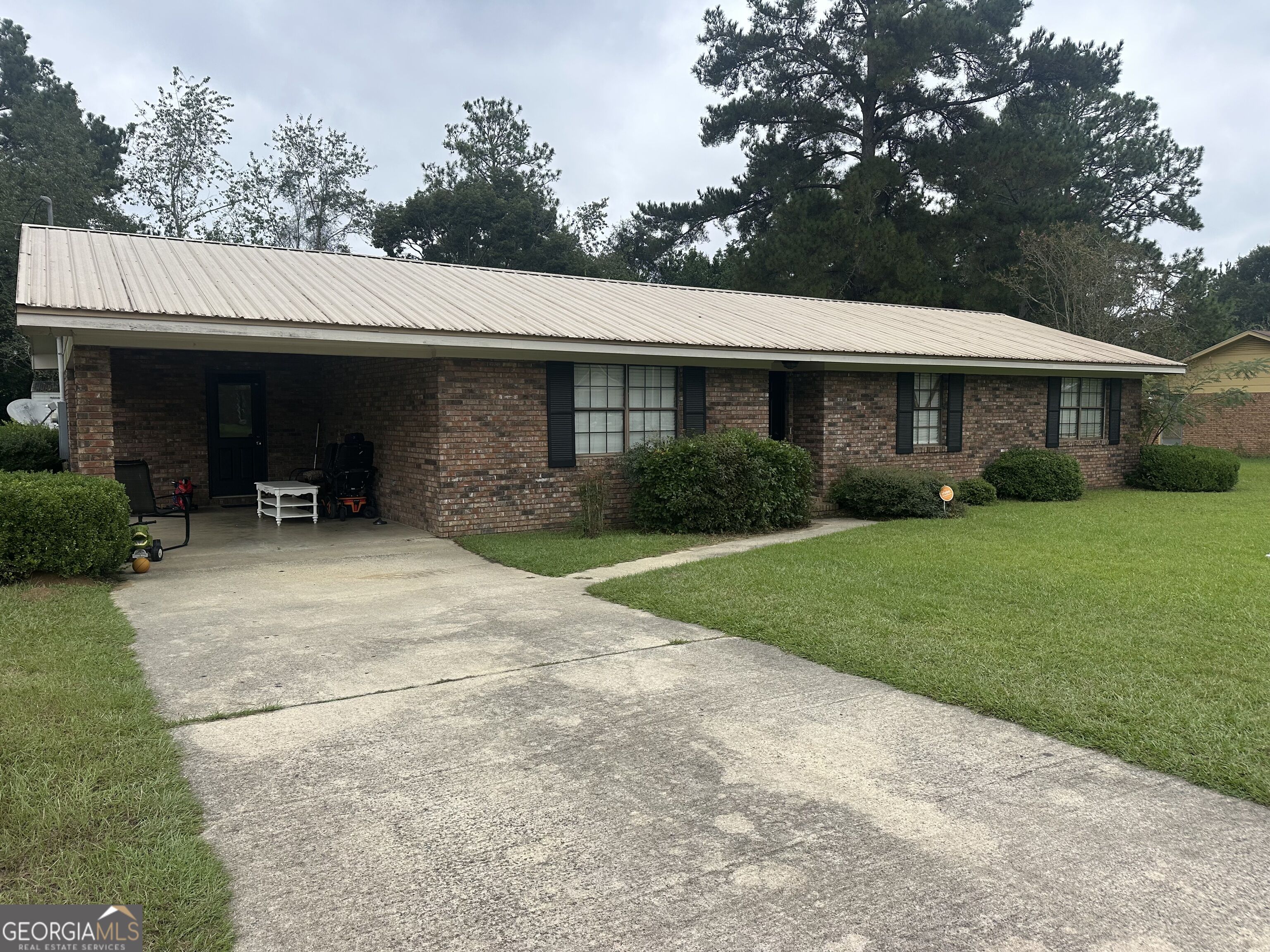 1137 Windsor Drive Property Photo 11