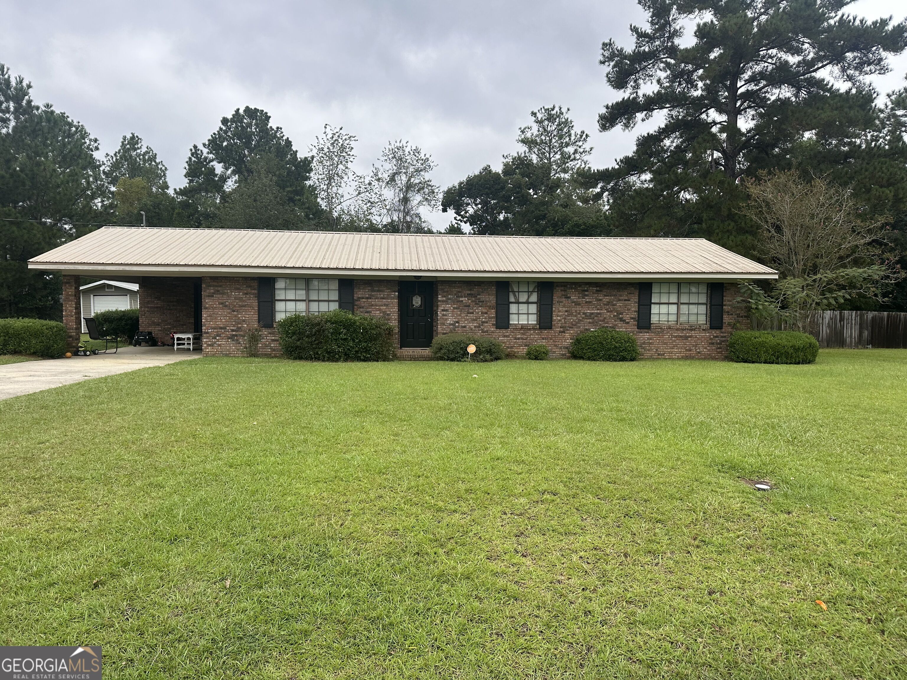 1137 Windsor Drive Property Photo 12