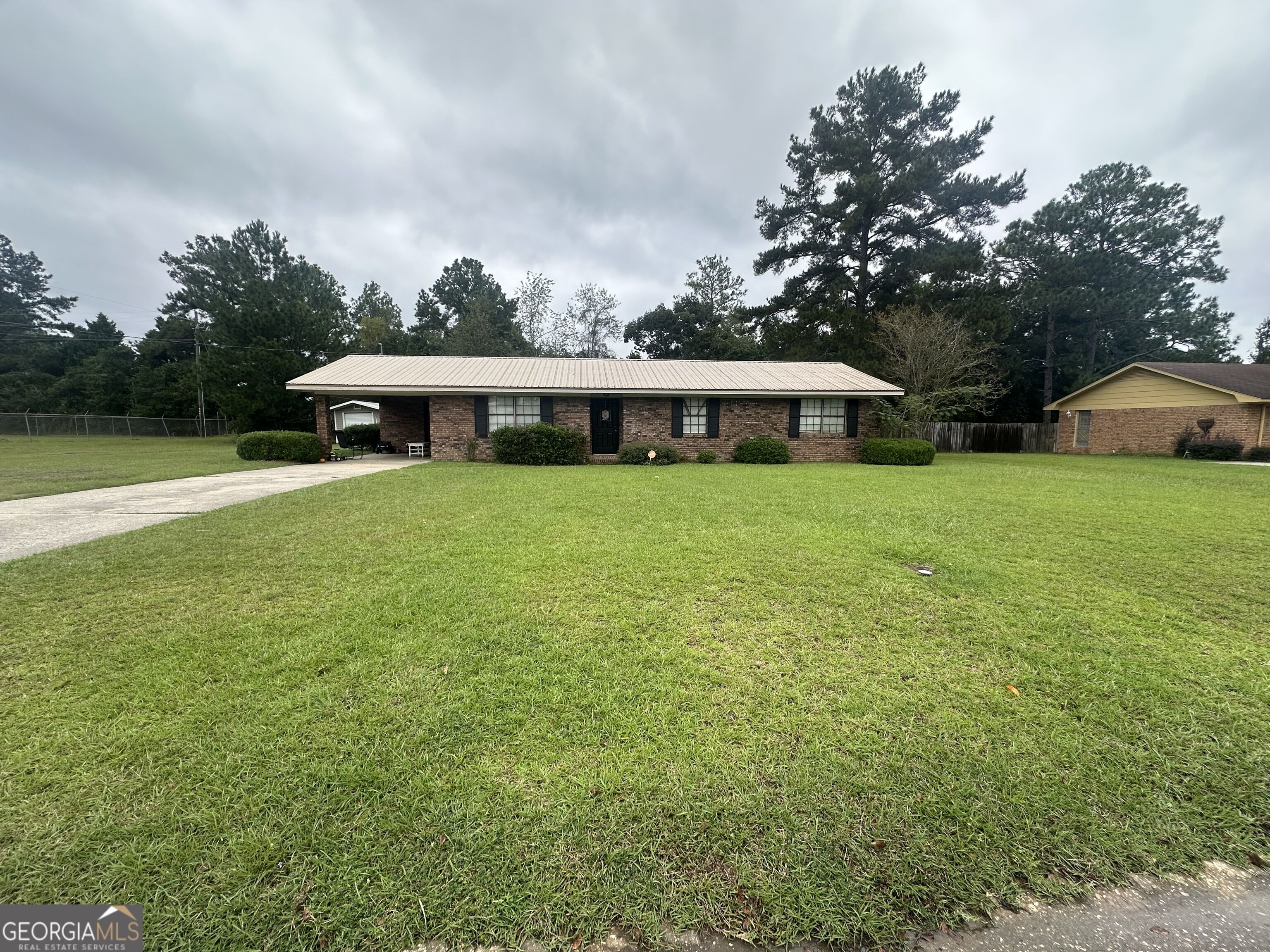 1137 Windsor Drive Property Photo 13