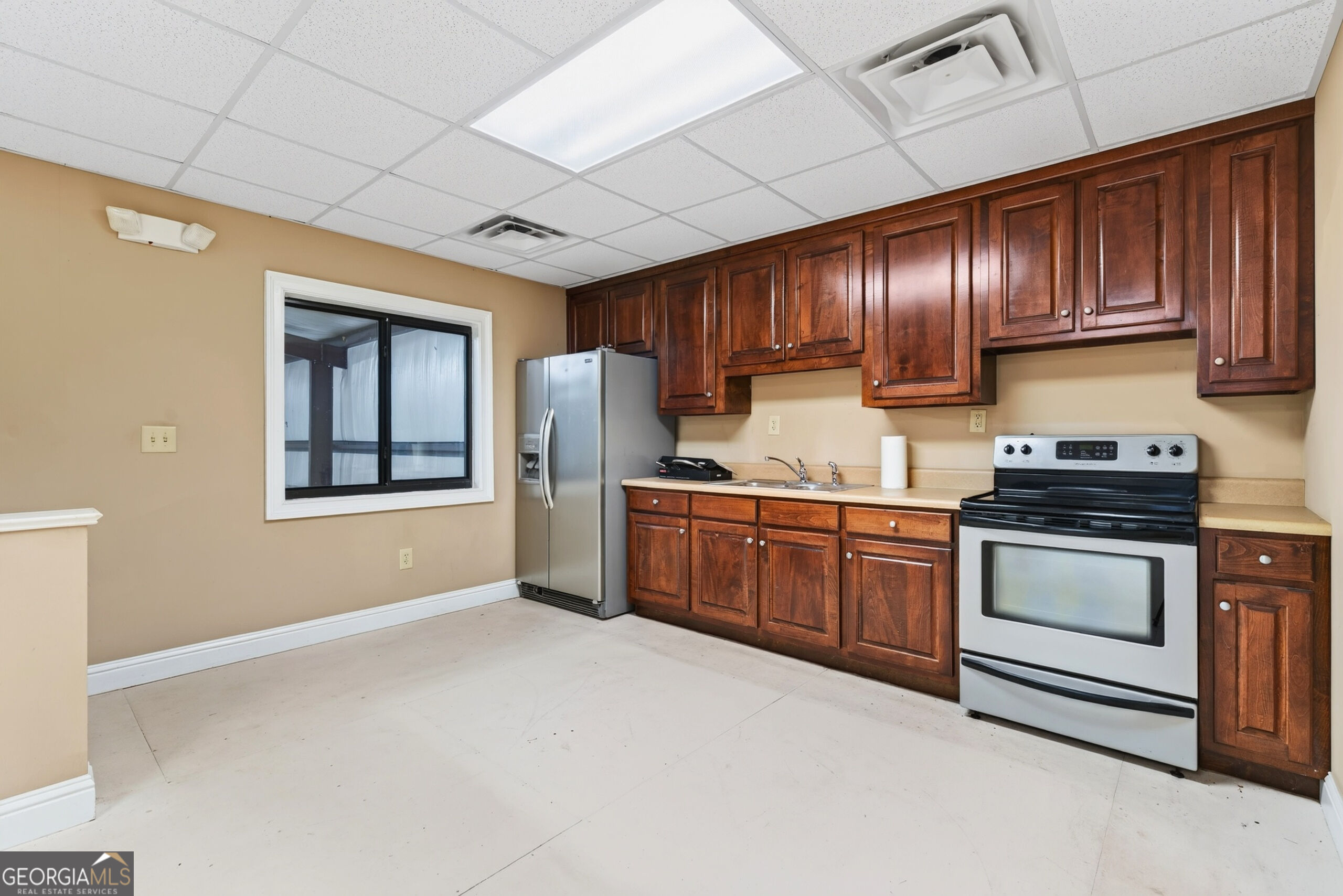 366 E Crusselle Street Property Photo 23