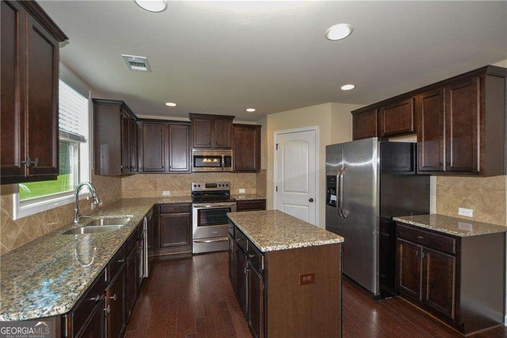 2219 Bender Trail Property Photo 10