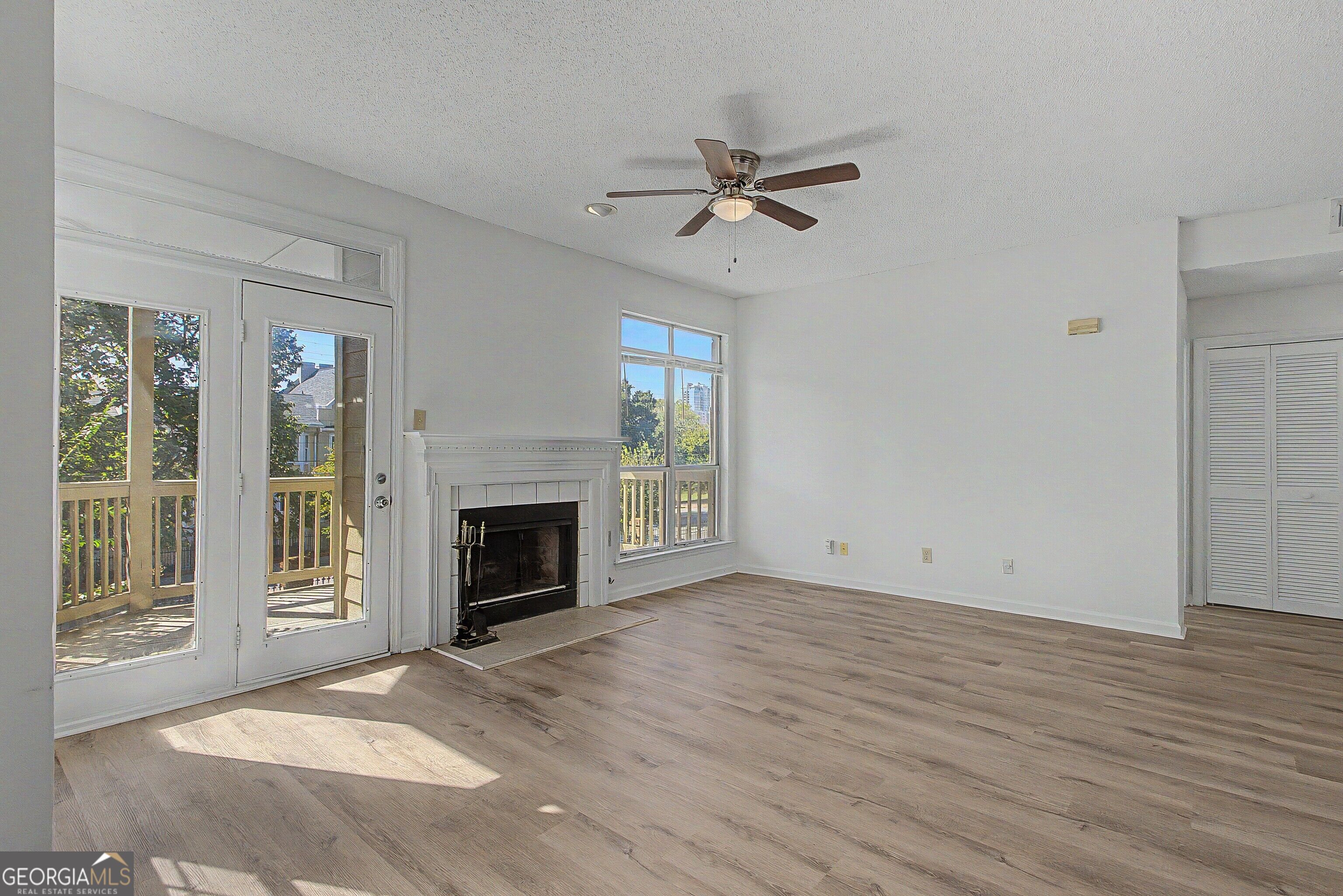 1015 Mcgill Park Avenue Ne Property Photo 6