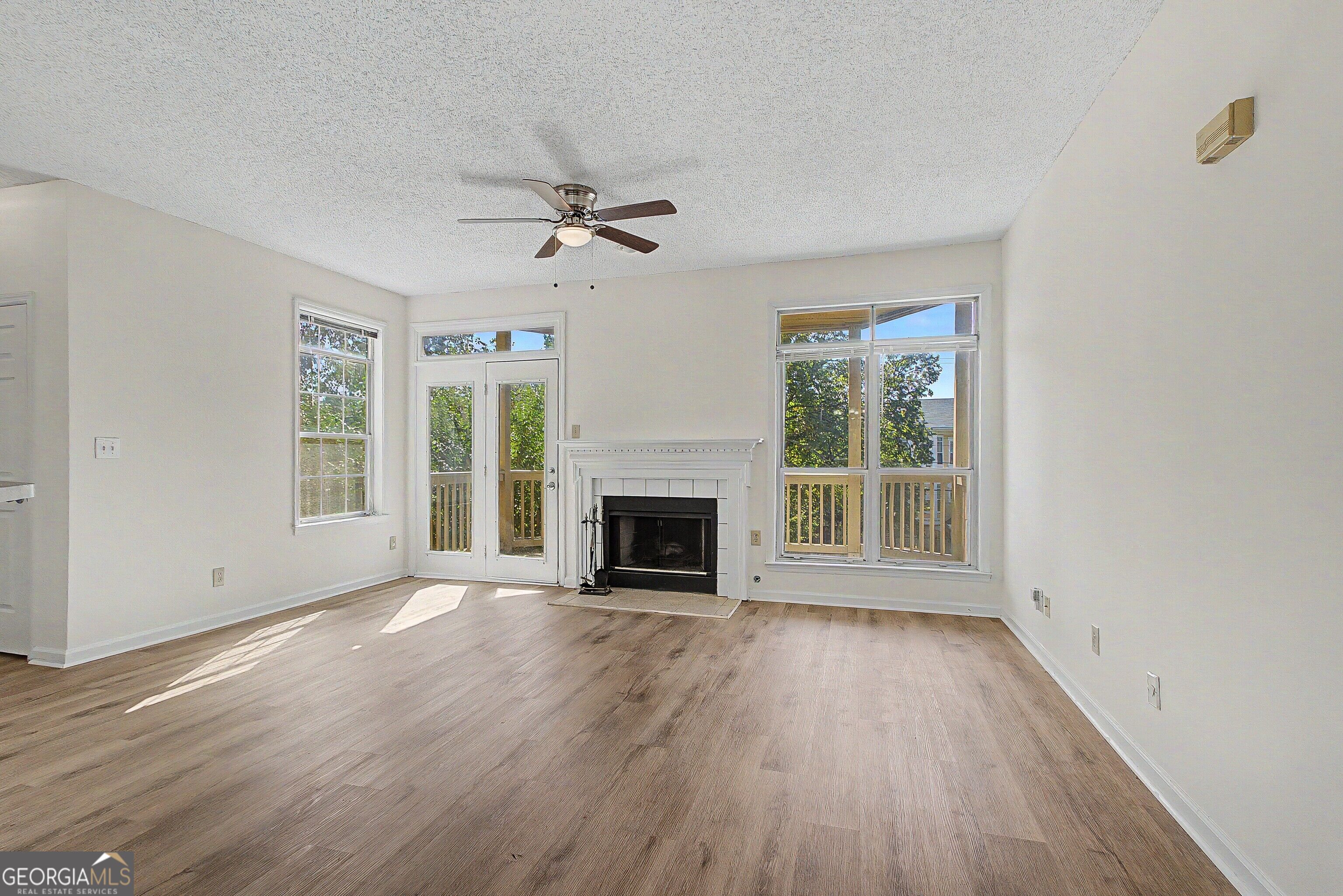 1015 Mcgill Park Avenue Ne Property Photo 8