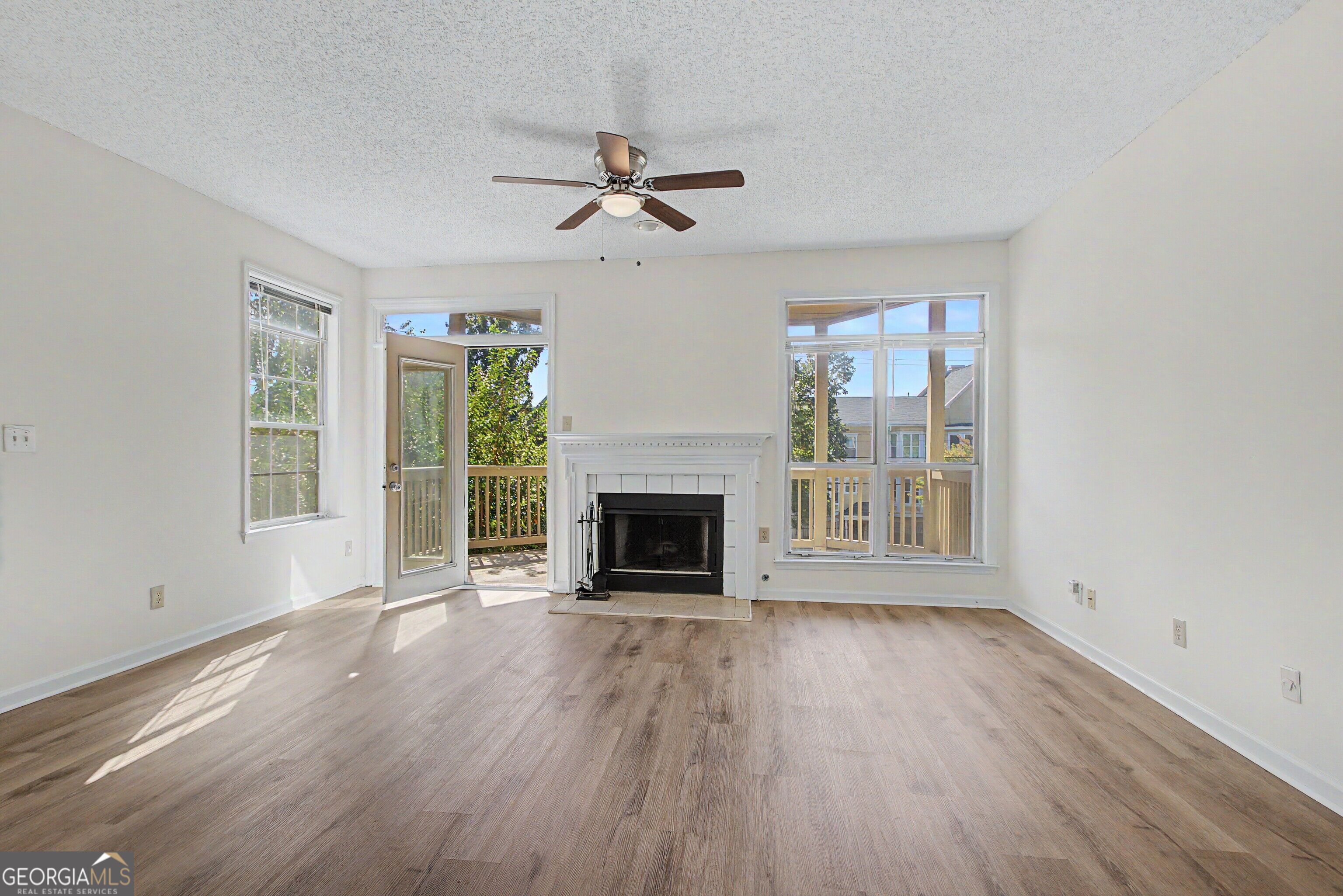 1015 Mcgill Park Avenue Ne Property Photo 9