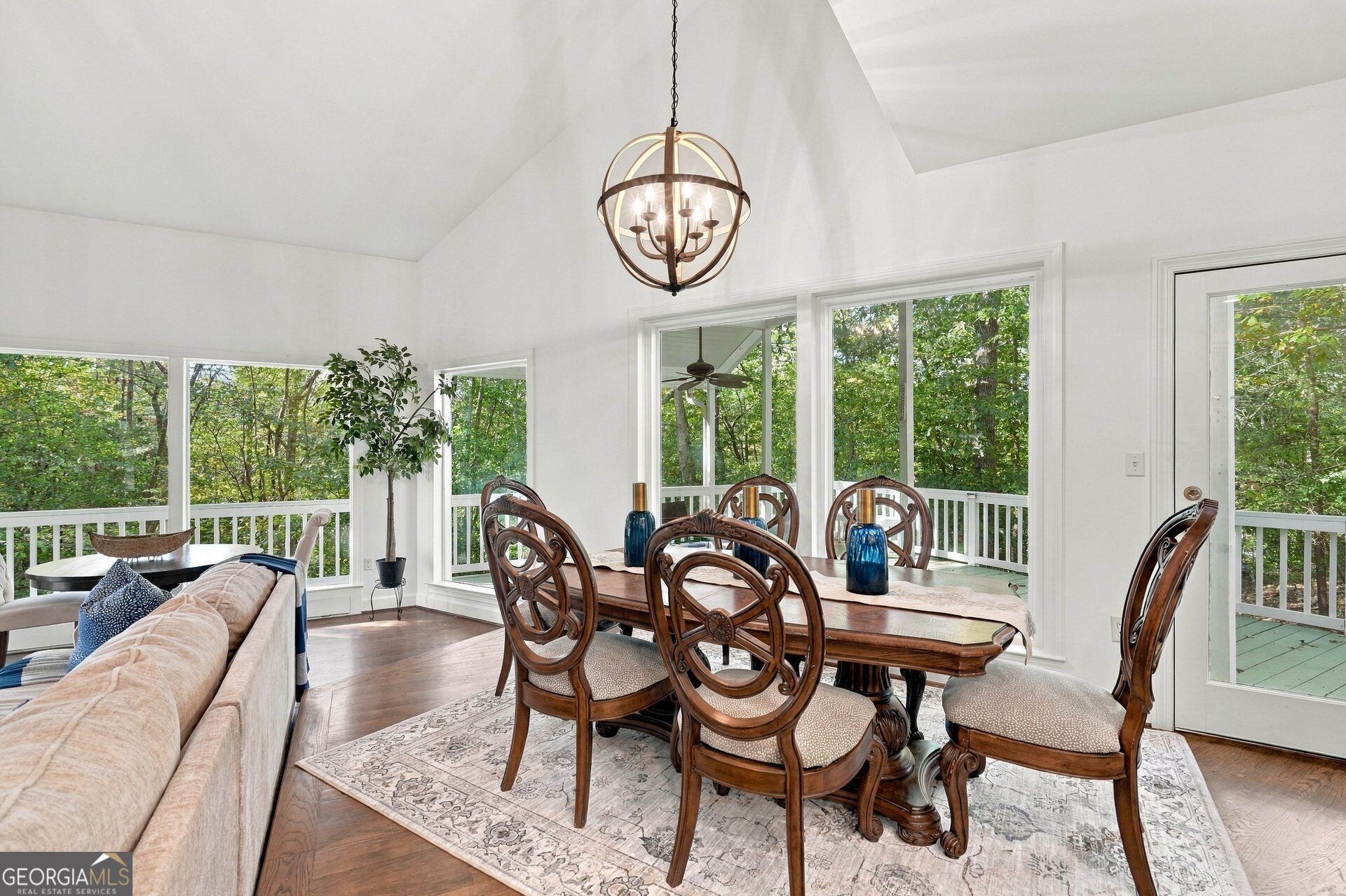 380 Fredricks Cove Property Photo 12