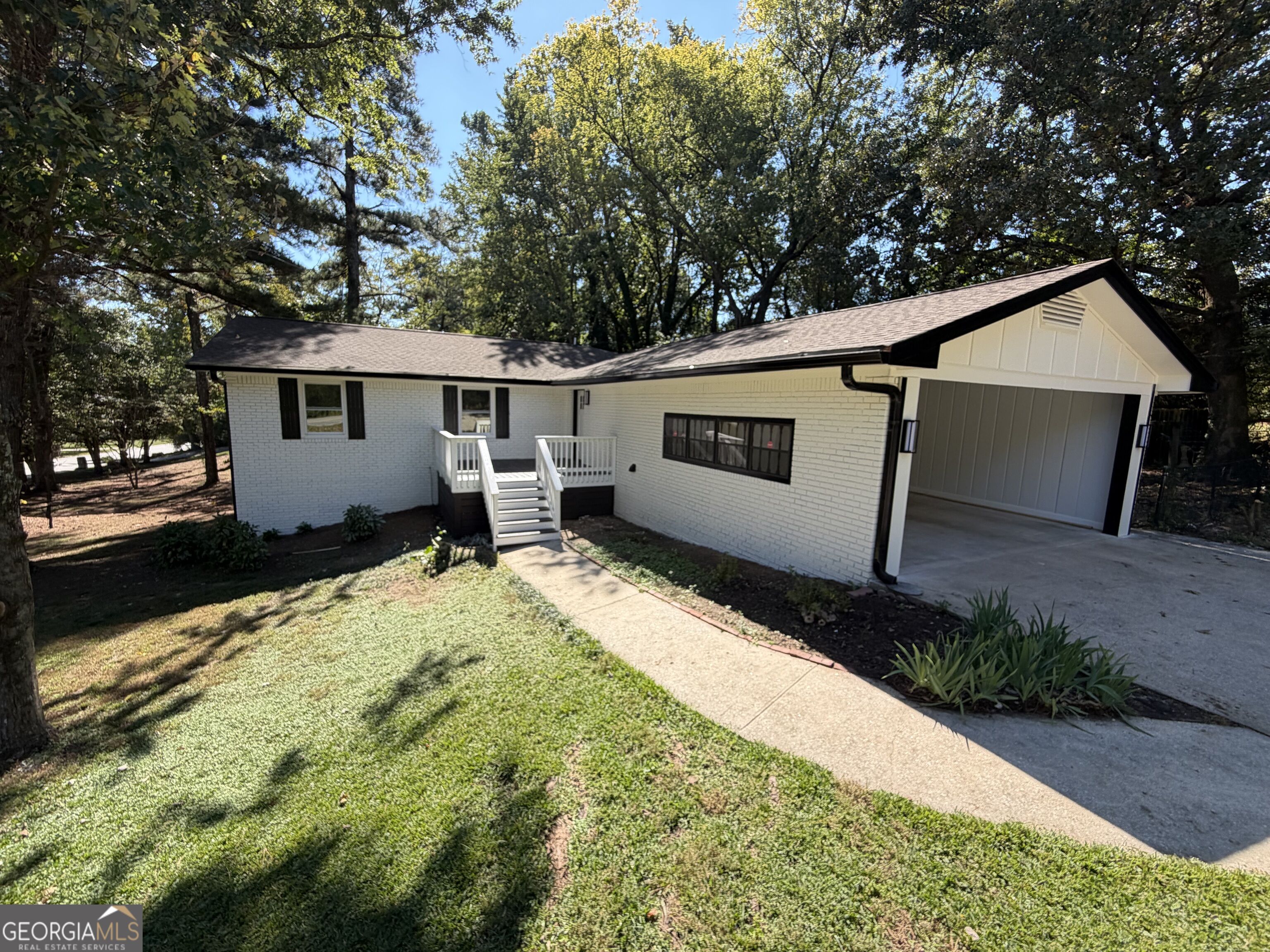 1617 W Kellogg Circle Property Photo 1