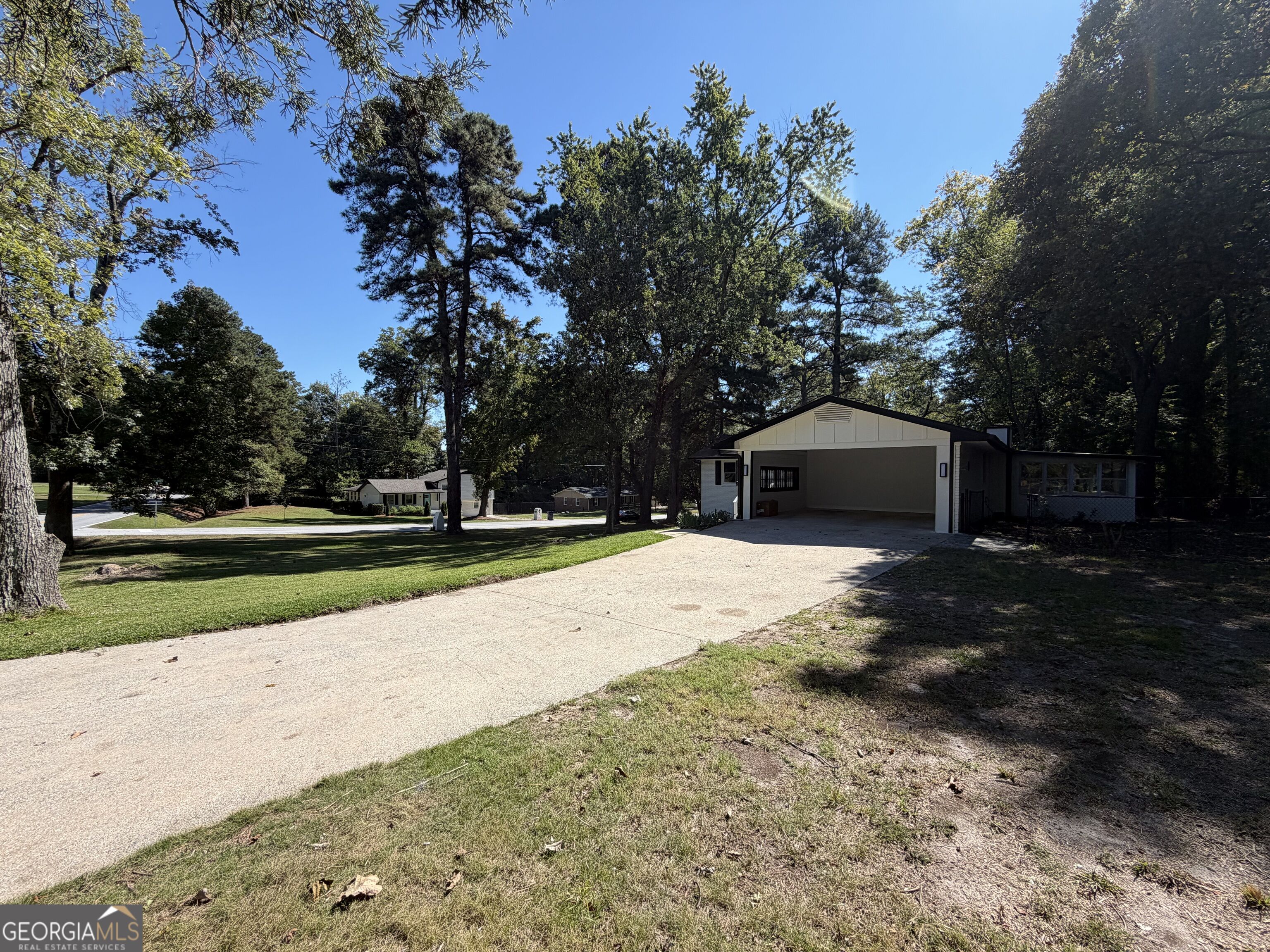 1617 W Kellogg Circle Property Photo 4