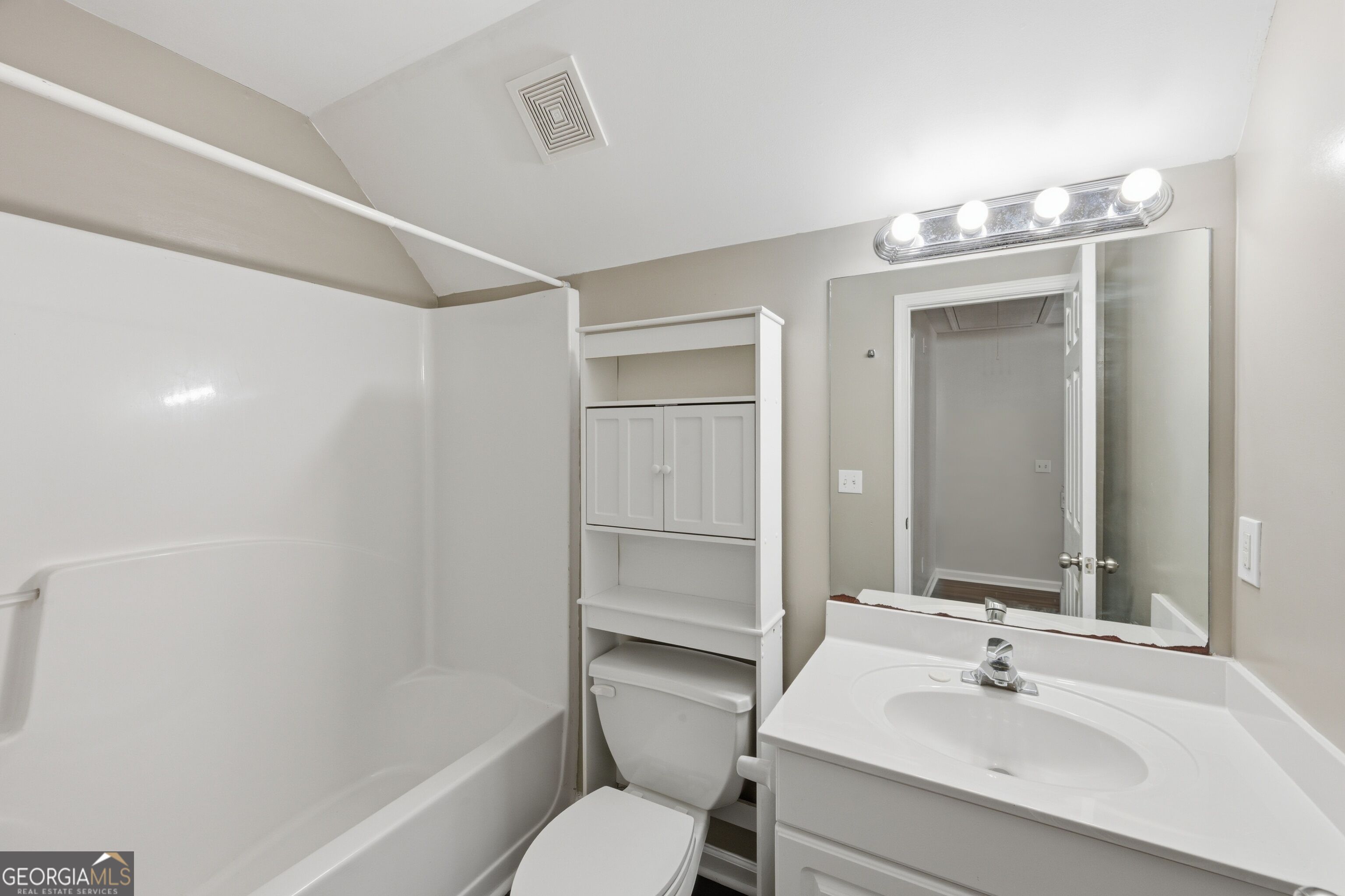 313 Vineyard Drive Property Photo 37