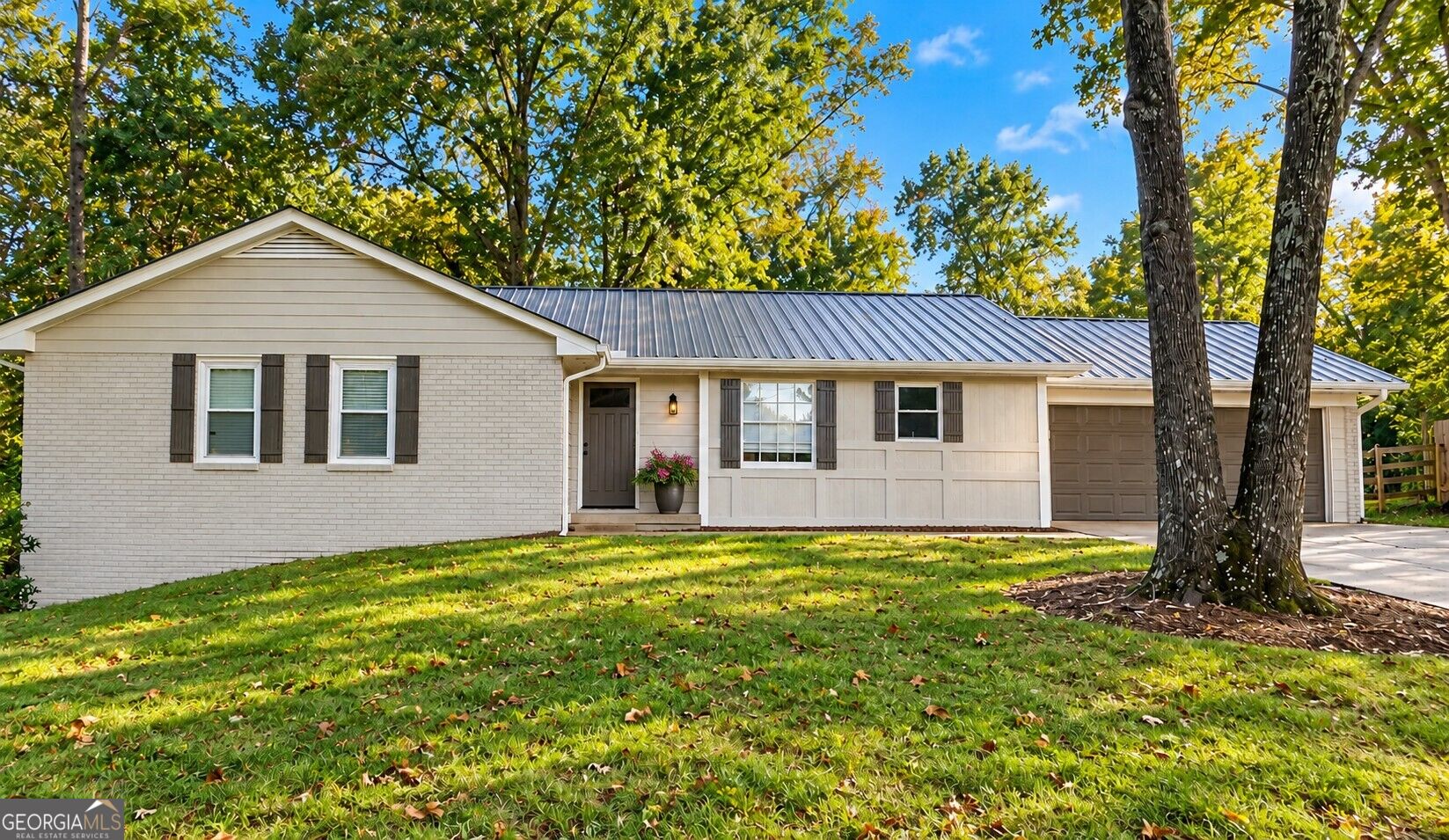 390 Tidwell Circle Property Photo 1