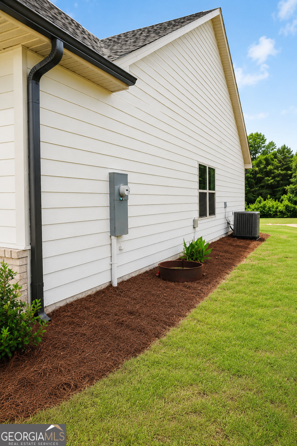 1215 Awenasa Drive Property Photo 6