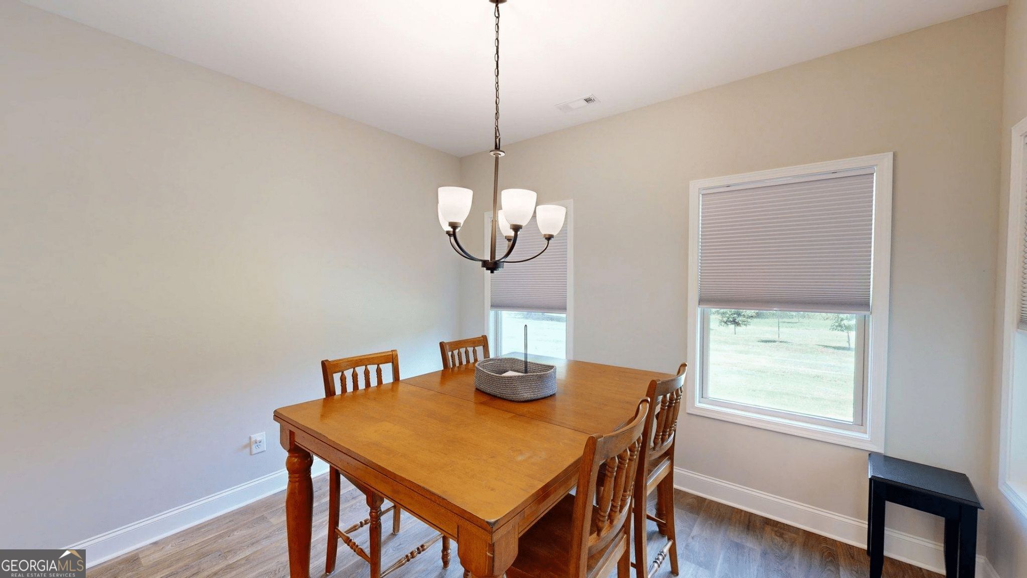 1215 Awenasa Drive Property Photo 17