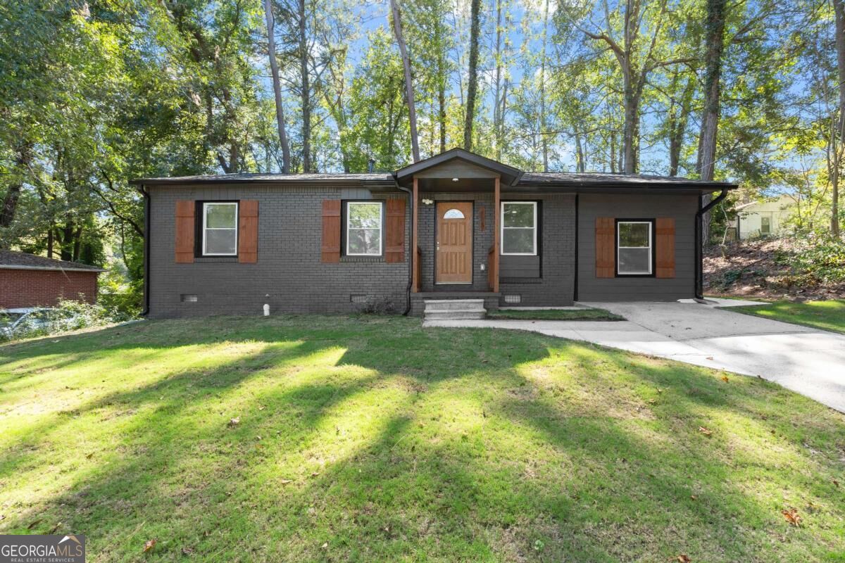 805 Sandy Creek Drive Nw Property Photo 2