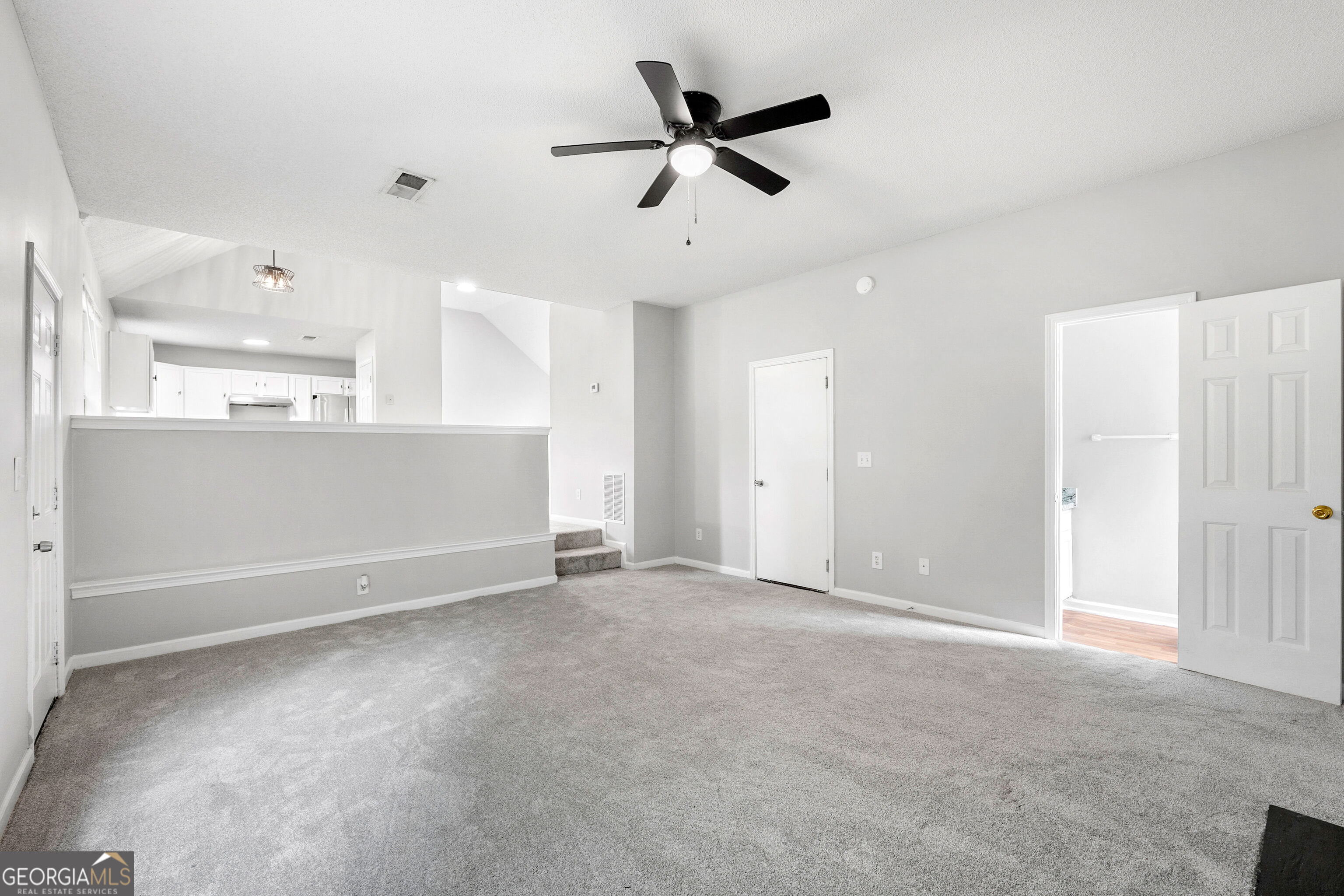 3129 Stonebridge Creek Drive Property Photo 9