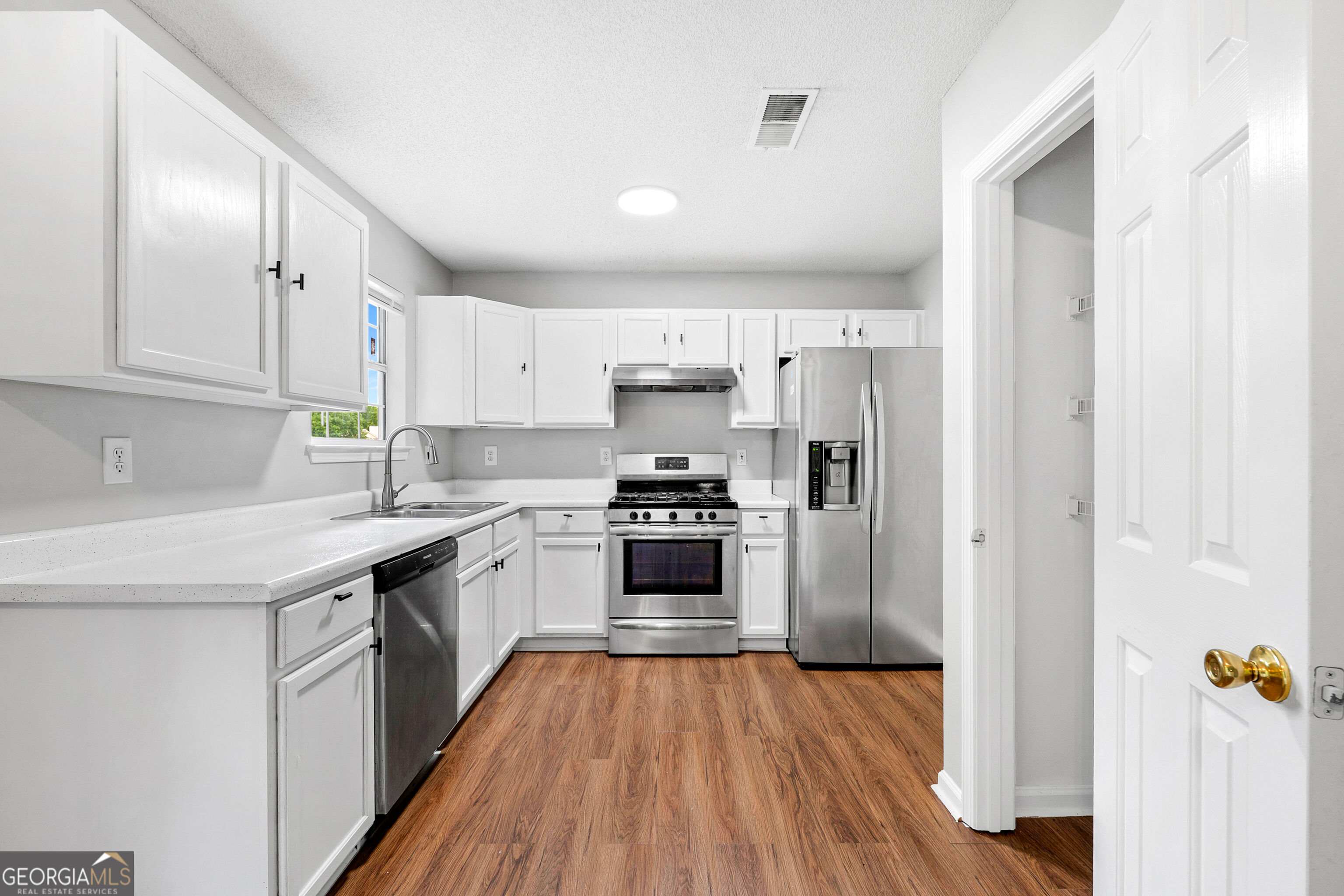 3129 Stonebridge Creek Drive Property Photo 13