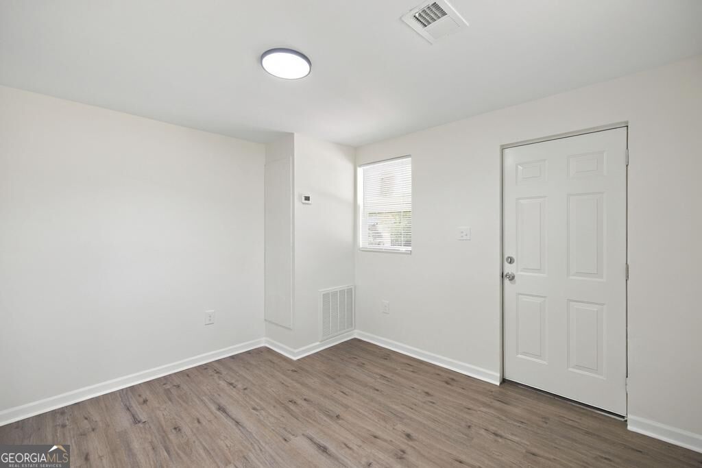 660 Lilly Avenue Property Photo 6