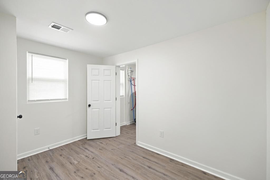660 Lilly Avenue Property Photo 8