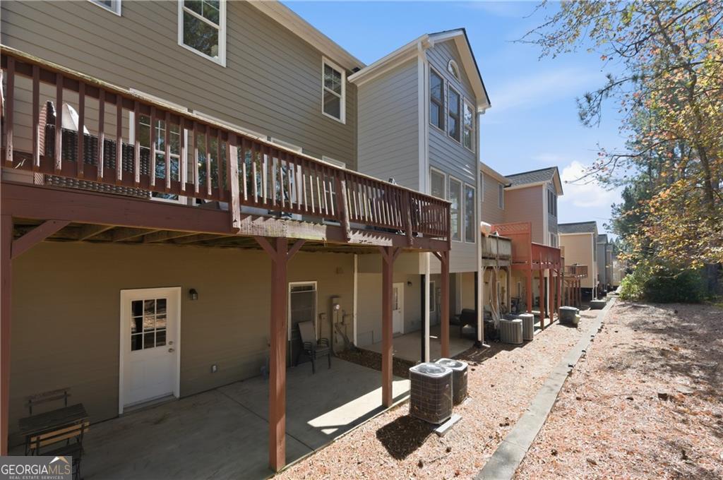 6187 Trumbul Oaks Court Property Photo 28
