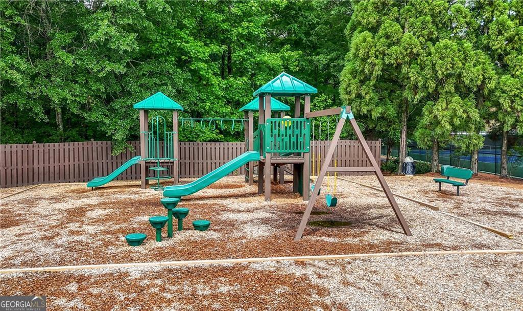 6187 Trumbul Oaks Court Property Photo 35