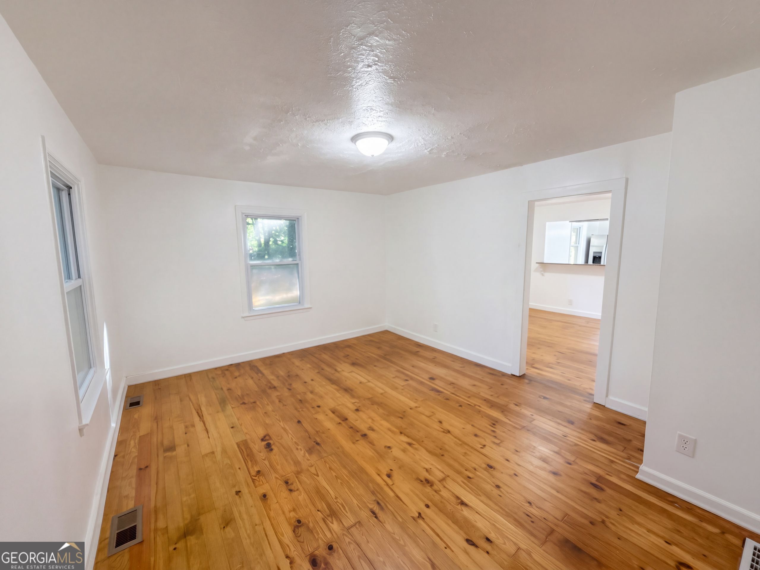 427 Wellons Street Ne Property Photo 3