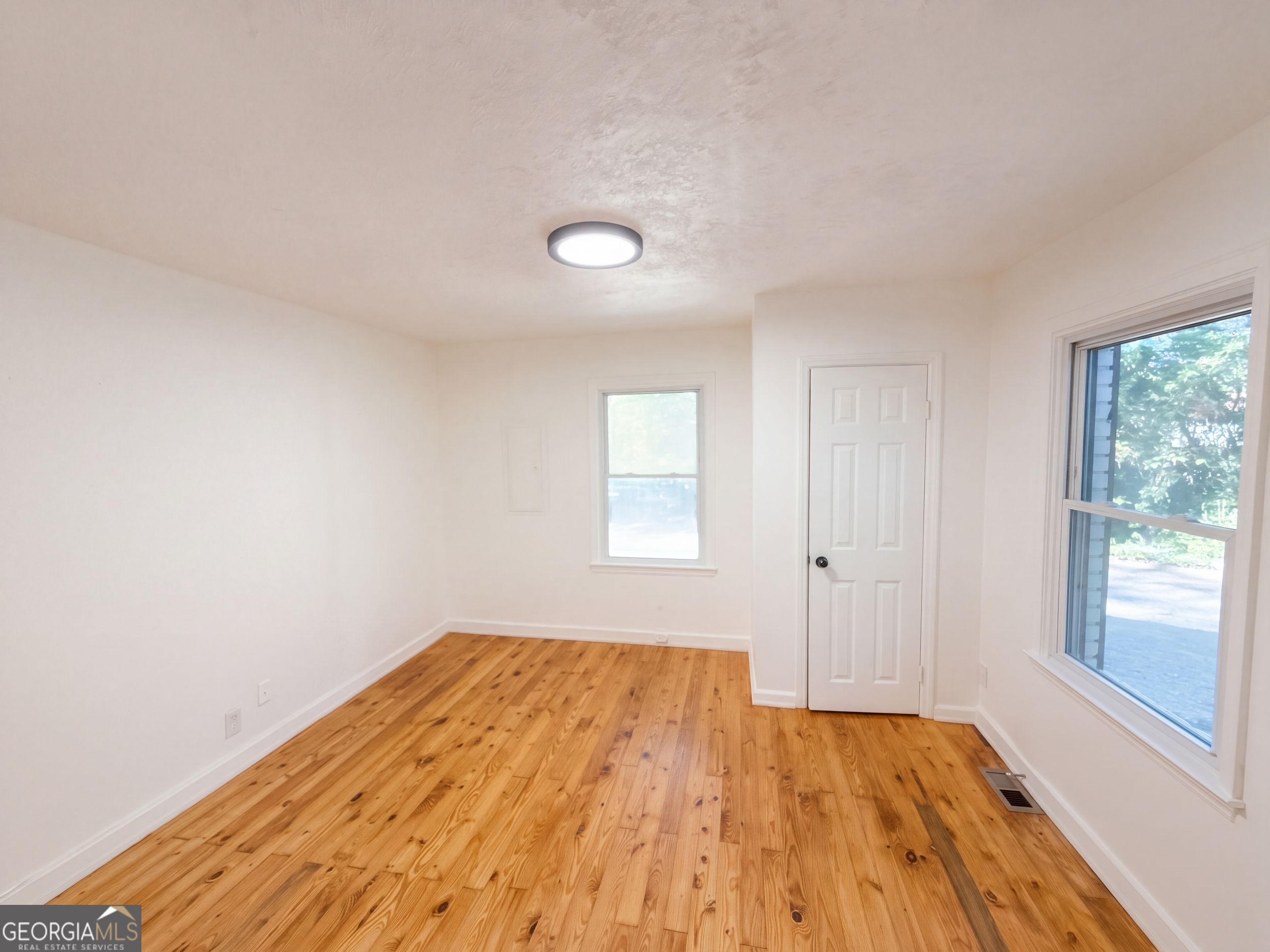 427 Wellons Street Ne Property Photo 4