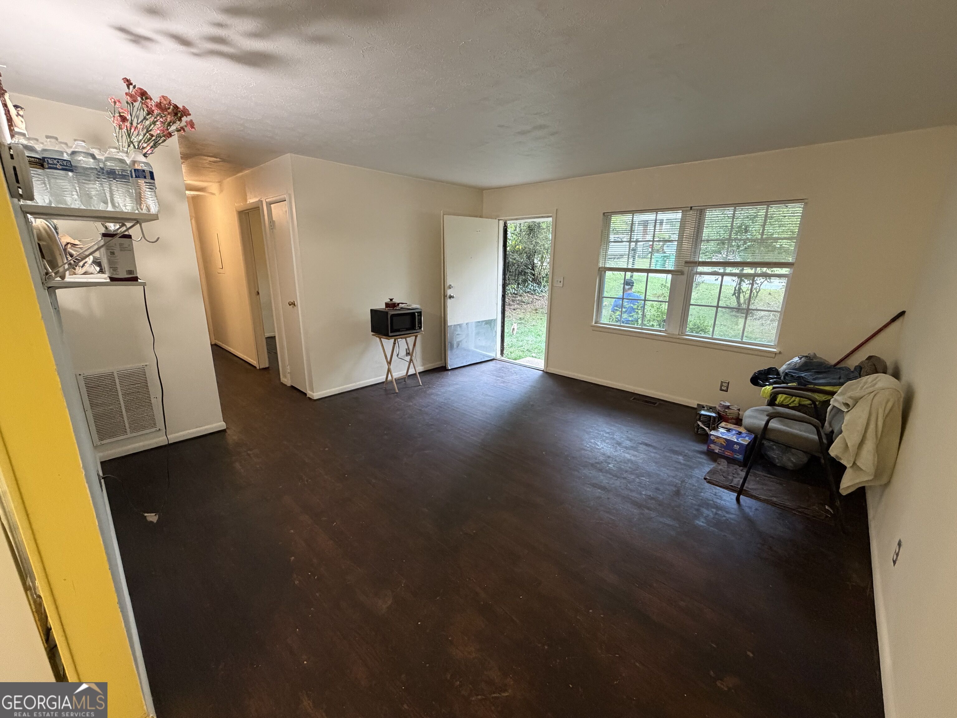 4429 Glade Road Property Photo 5