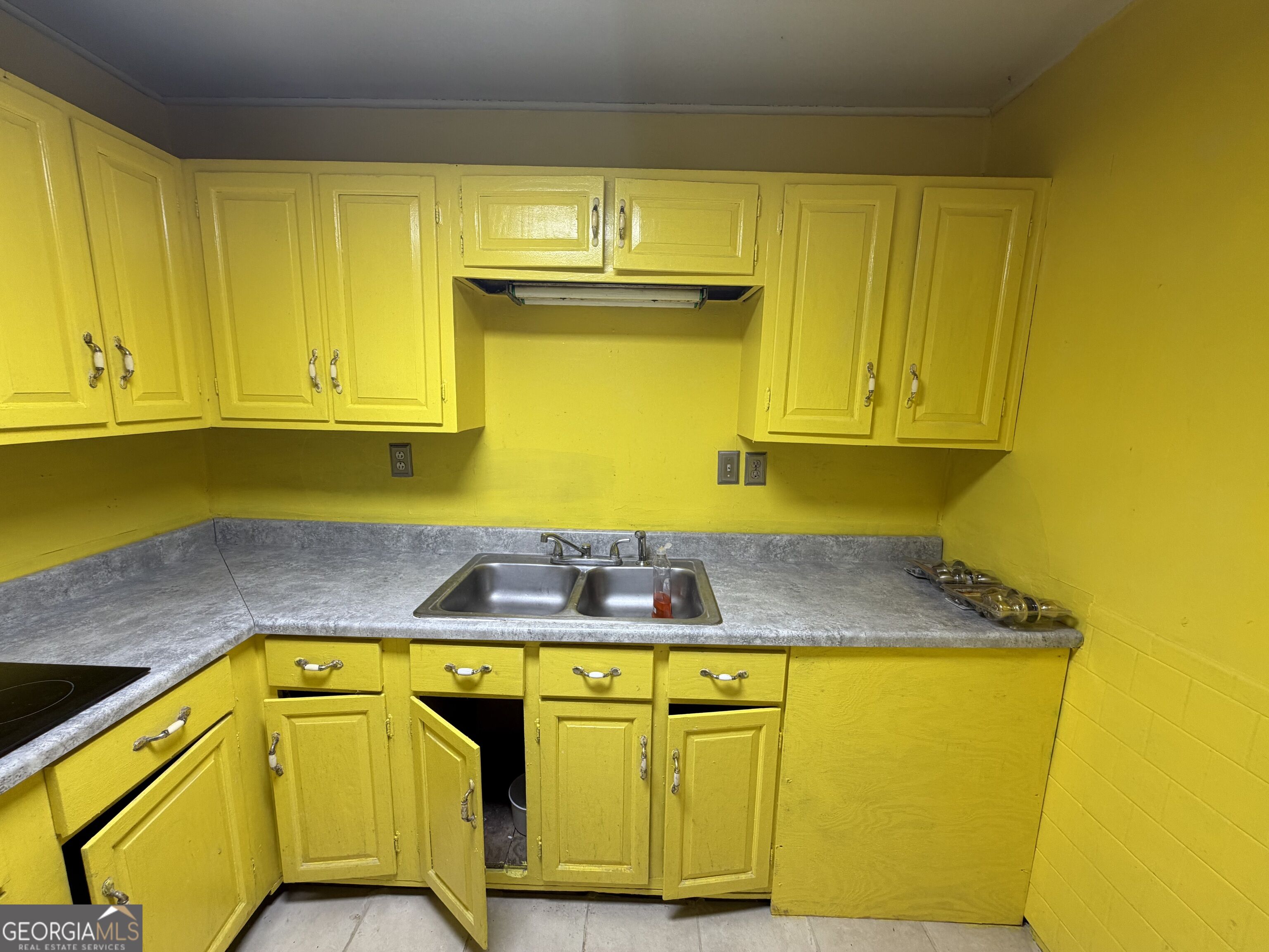 4429 Glade Road Property Photo 9