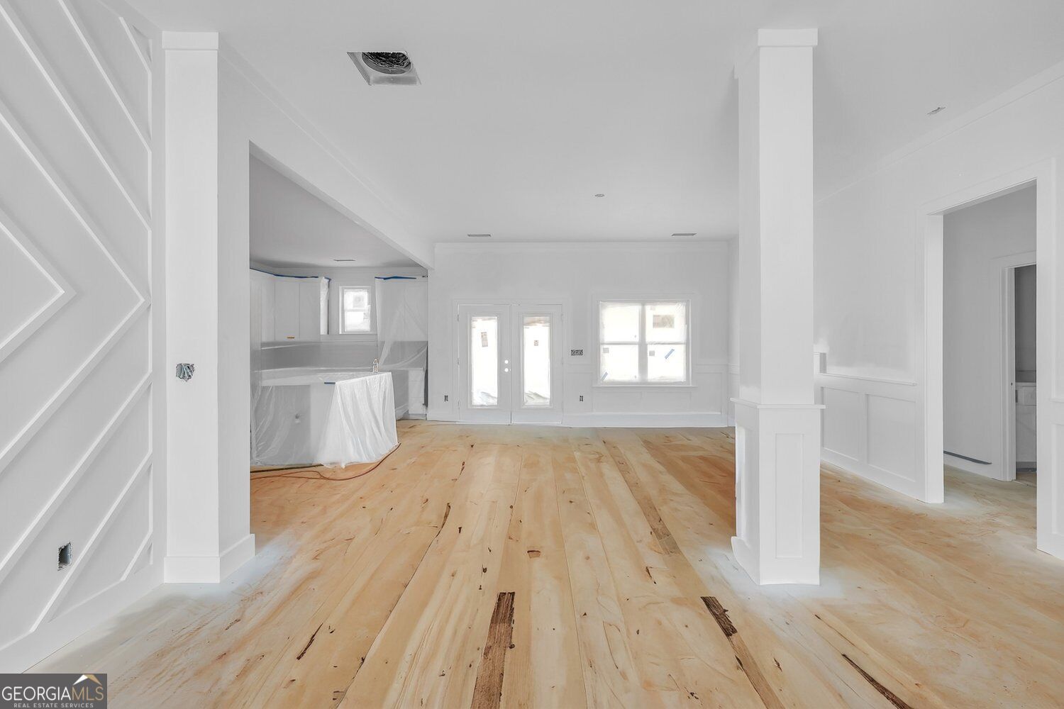 1350 Waverly Way Property Photo 2