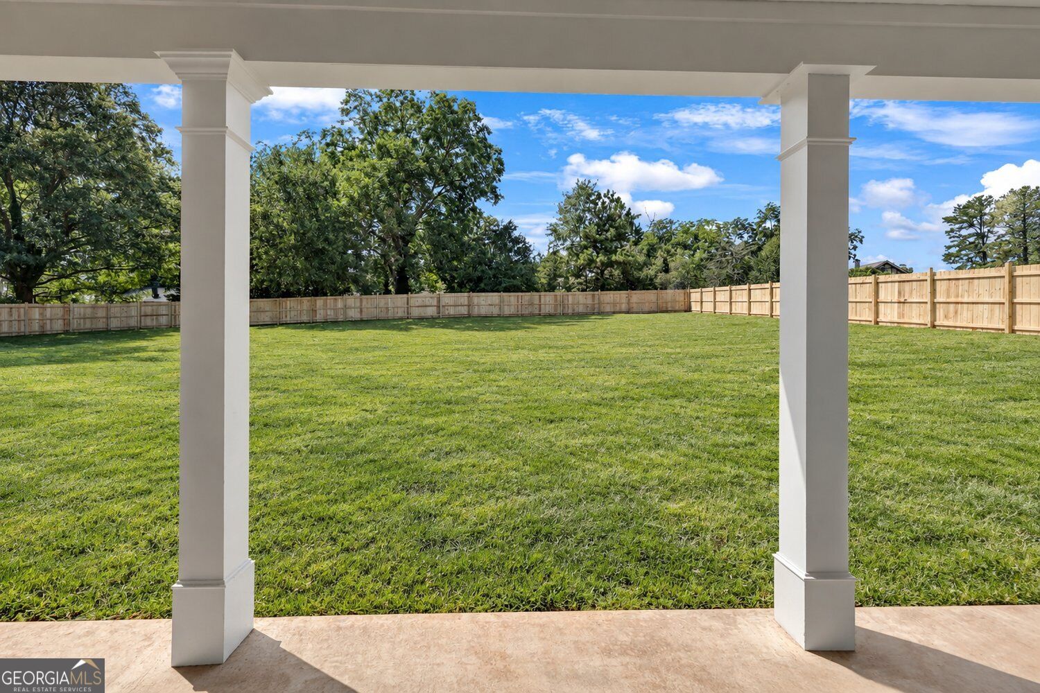 1350 Waverly Way Property Photo 8