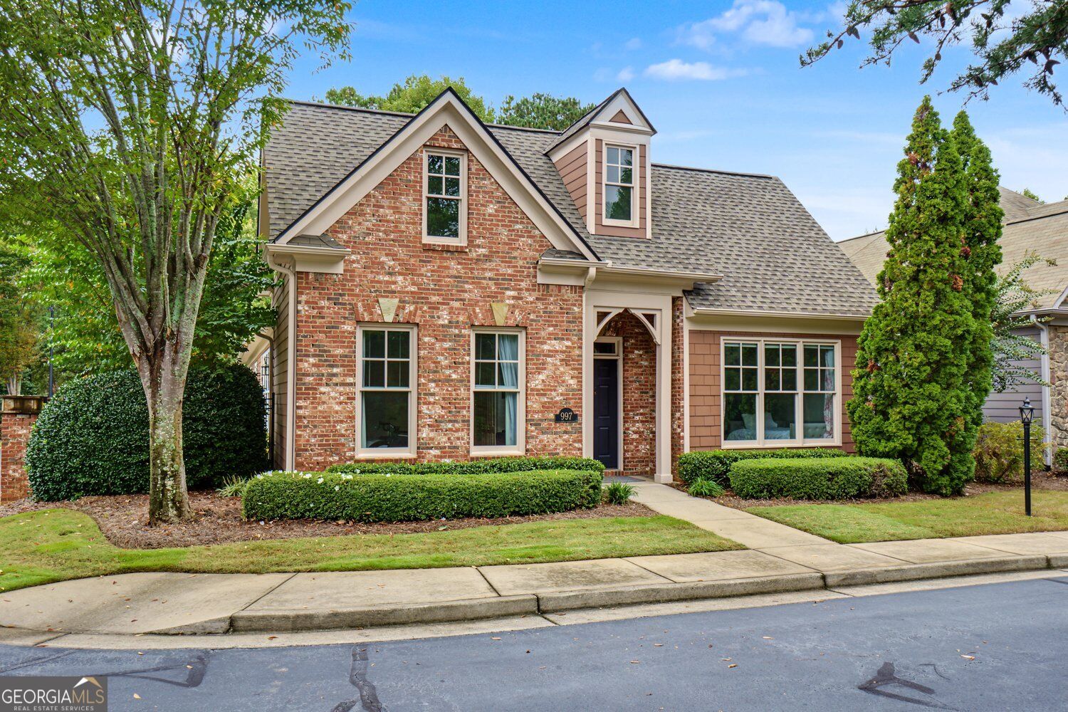 997 Grey Village Way Property Photo 4