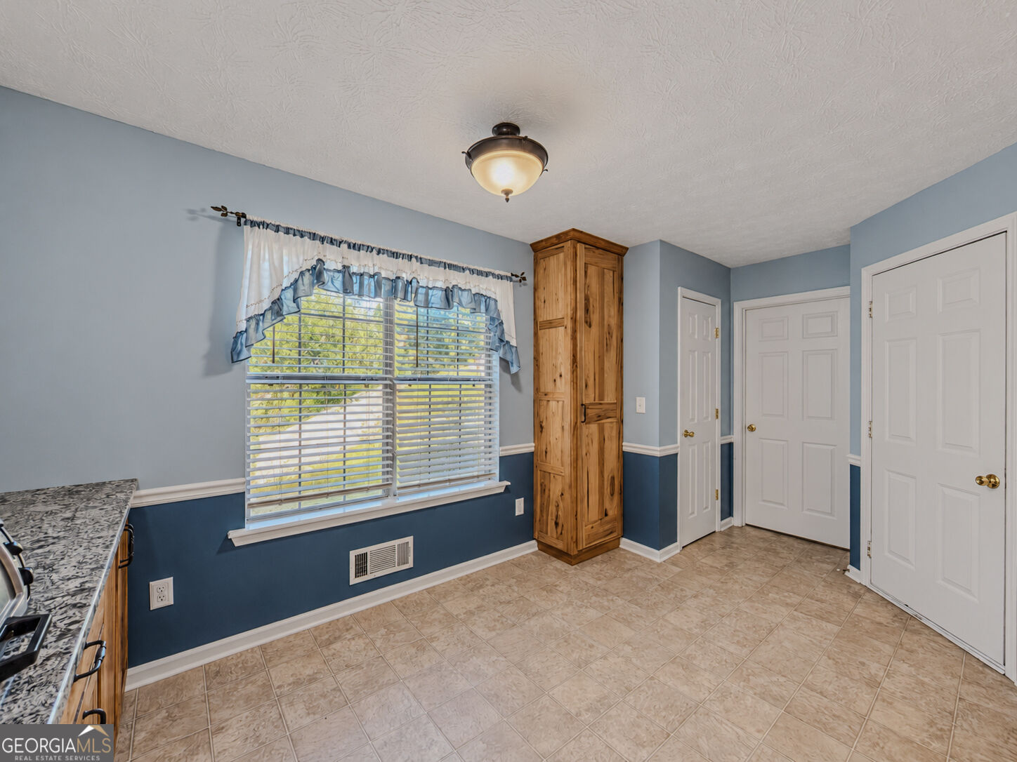 3172 Rockview Drive Property Photo 16