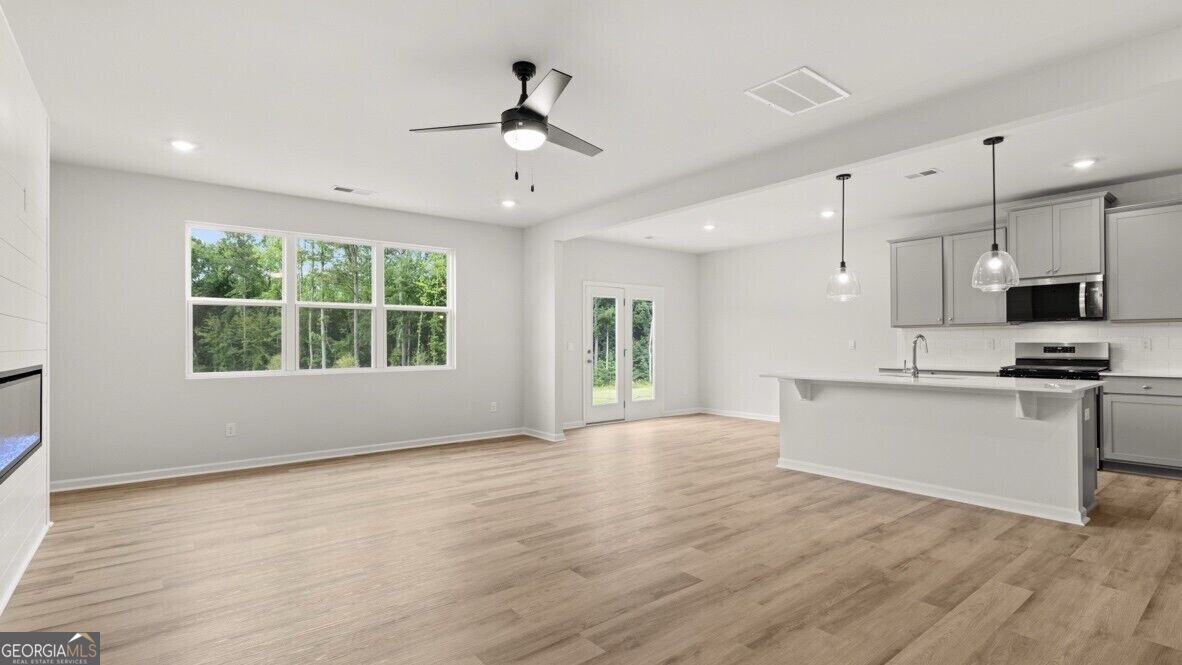 3121 Hallsley Drive Property Photo 4