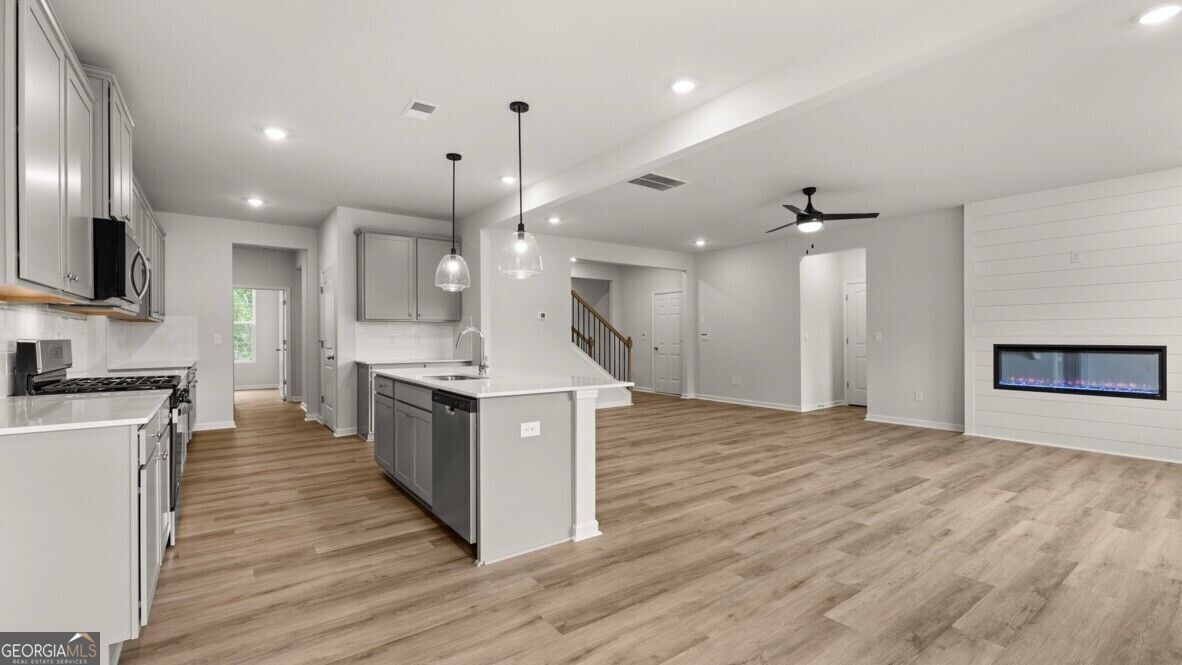 3121 Hallsley Drive Property Photo 8