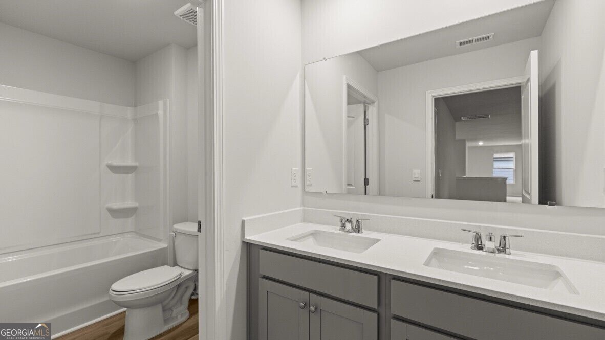 3121 Hallsley Drive Property Photo 24