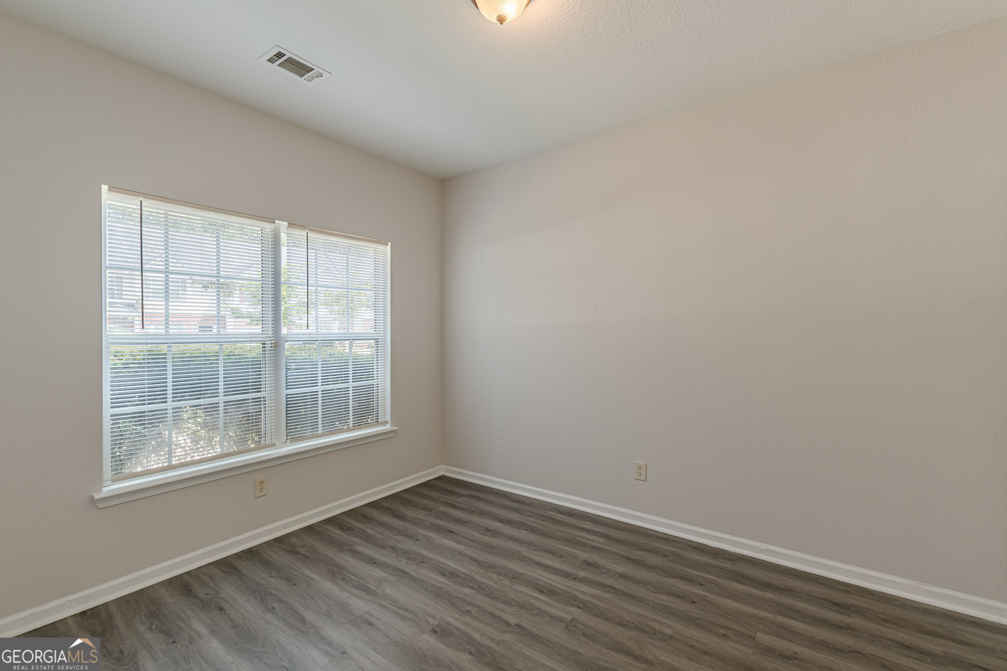 274 Brookview Drive Property Photo 6