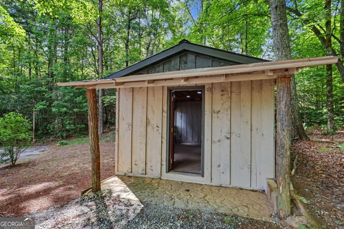 172 Fred Henry Lane Property Photo 13
