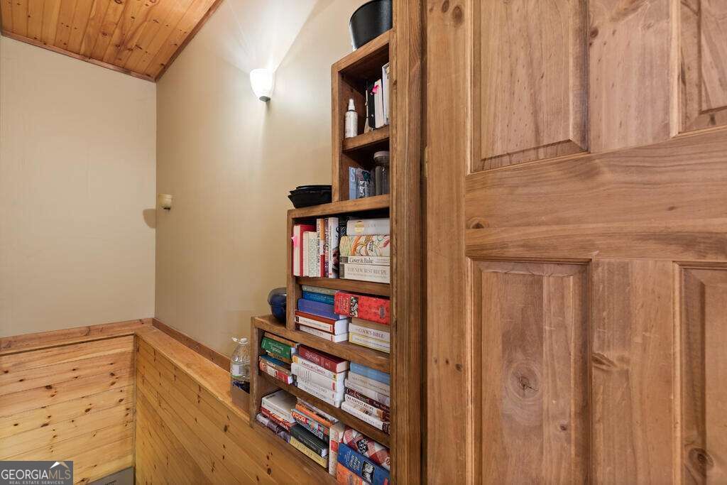 82 Queens Lane Property Photo 35