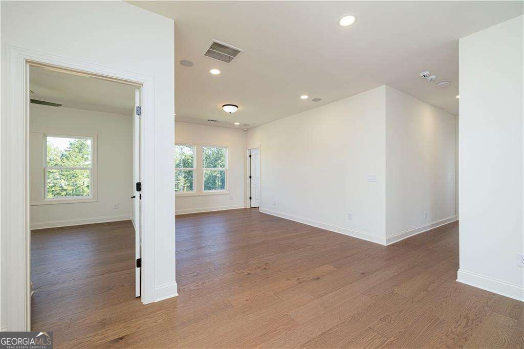2081 Freestone Way Property Photo 31