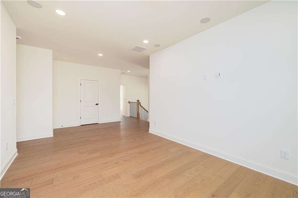 2081 Freestone Way Property Photo 32