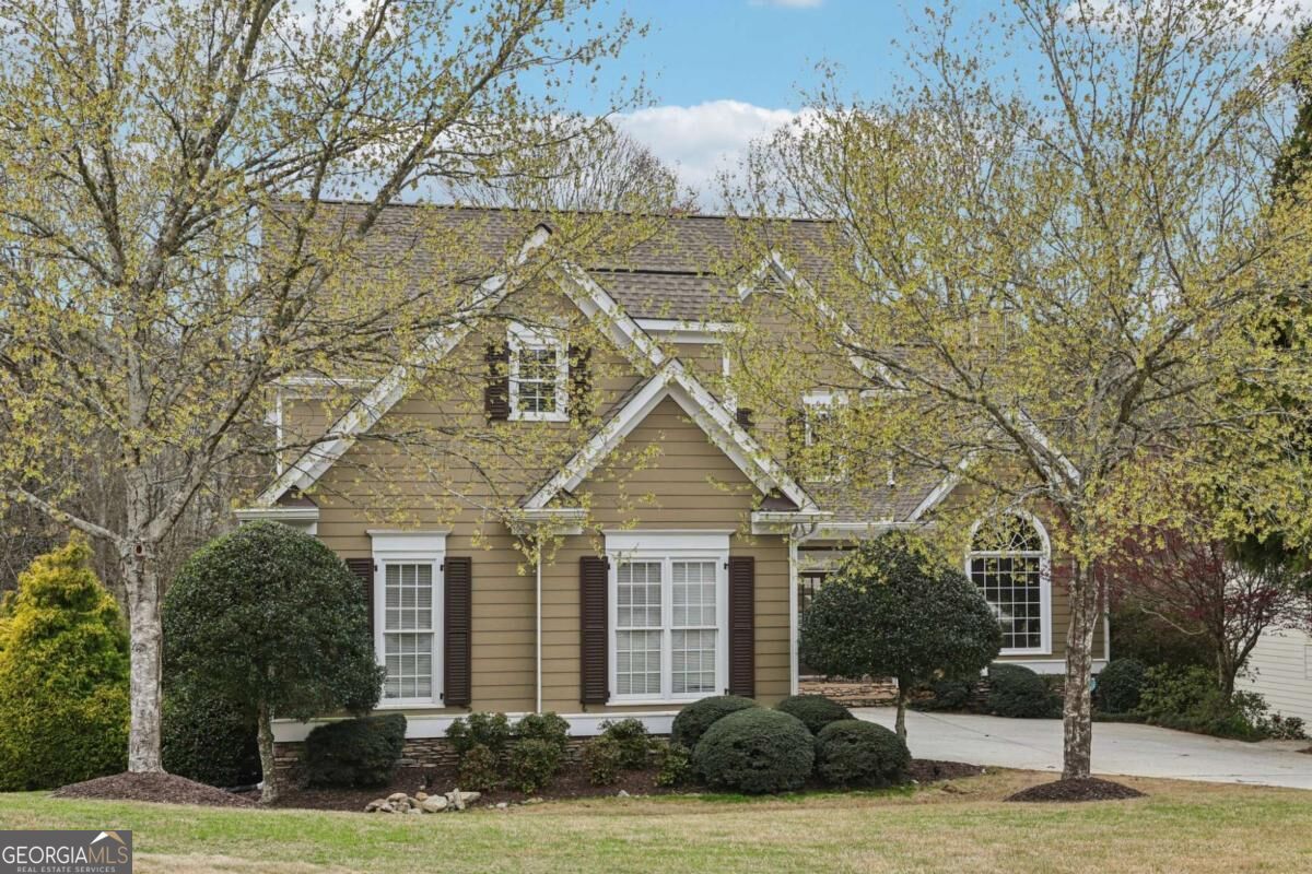 1985 Silverstone Drive Property Photo 2